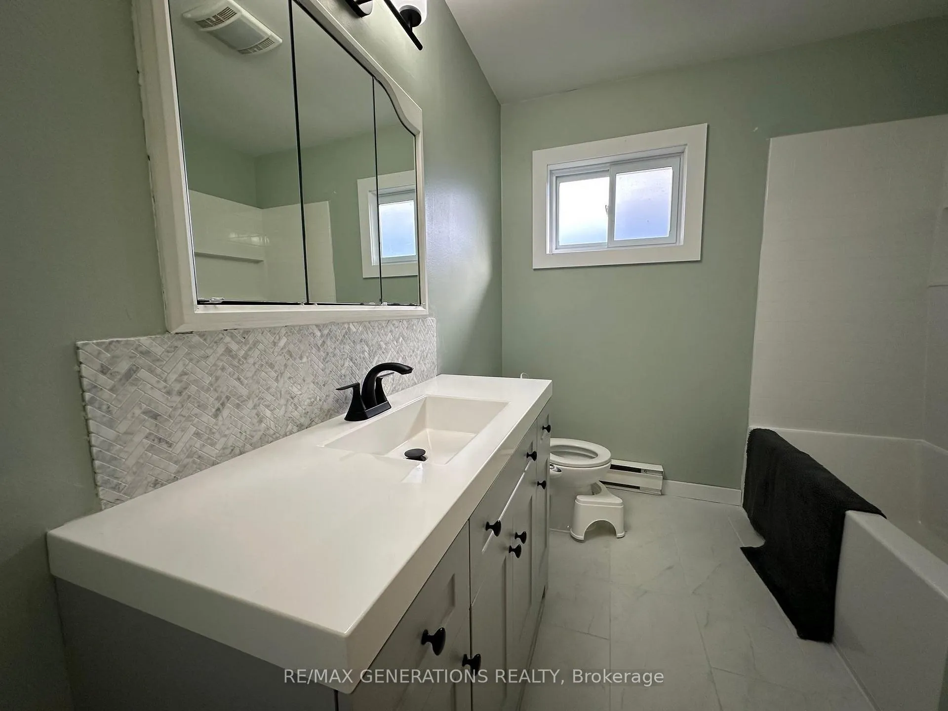 Photo 28 of 113 Centennial Drive, Schreiber — HOMEH