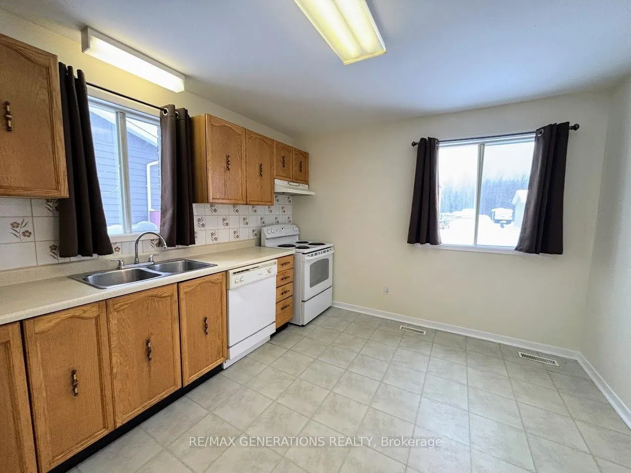 Photo 2 of 77 Matachewan Road, Manitouwadge — HOMEH