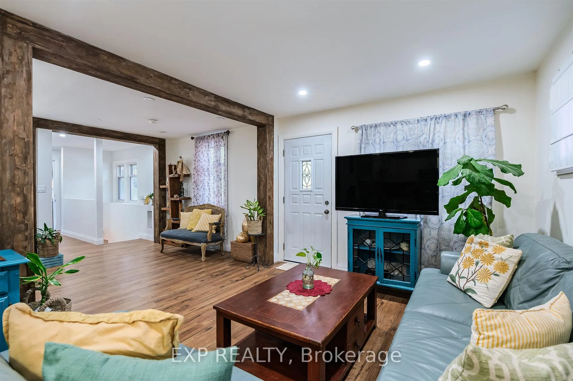 Photo 6 of 829 Athol Street, Whitby, Downtown Whitby — HOMEH