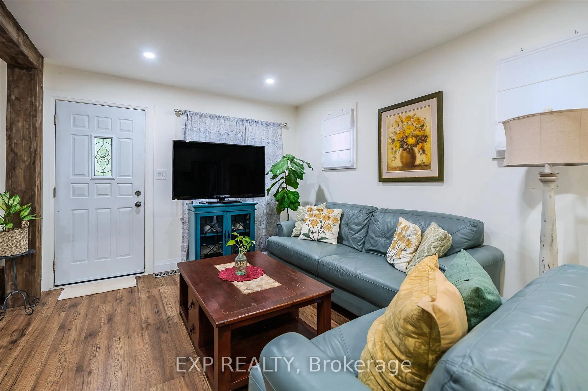 Photo 7 of 829 Athol Street, Whitby, Downtown Whitby — HOMEH
