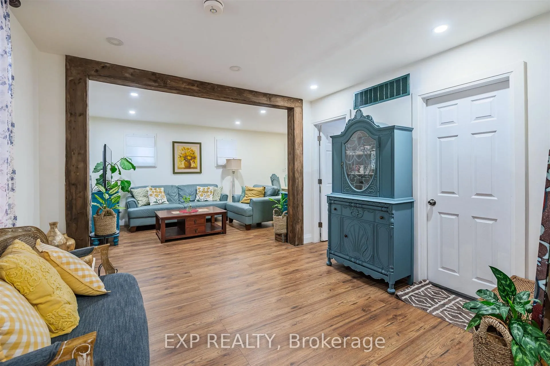 Photo 11 of 829 Athol Street, Whitby, Downtown Whitby — HOMEH
