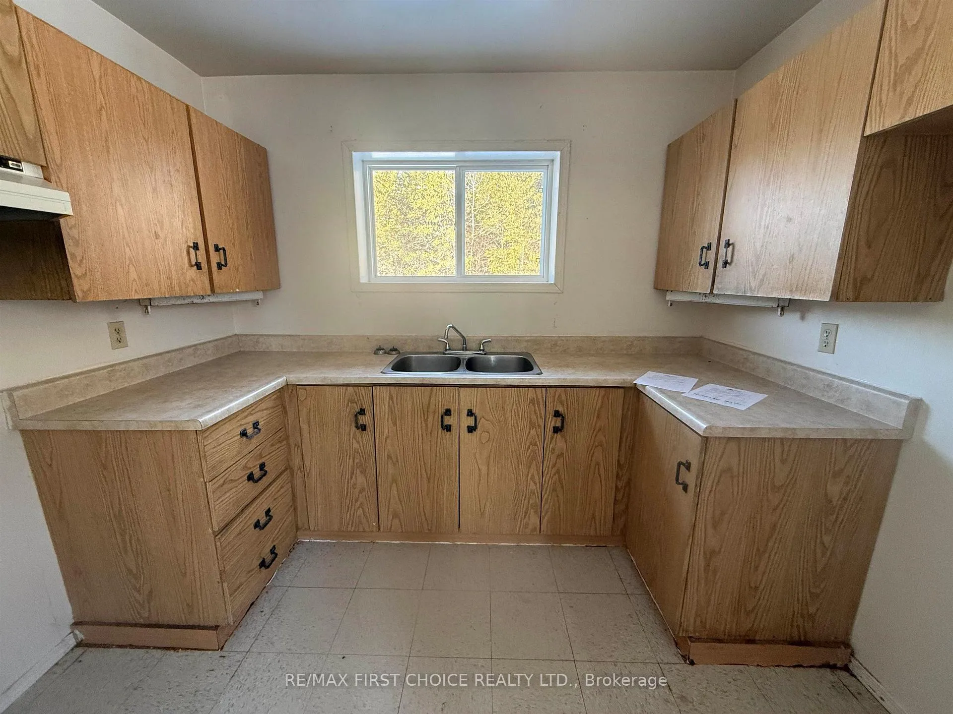 Photo 2 of 14 Superior Avenue, Ignace — HOMEH