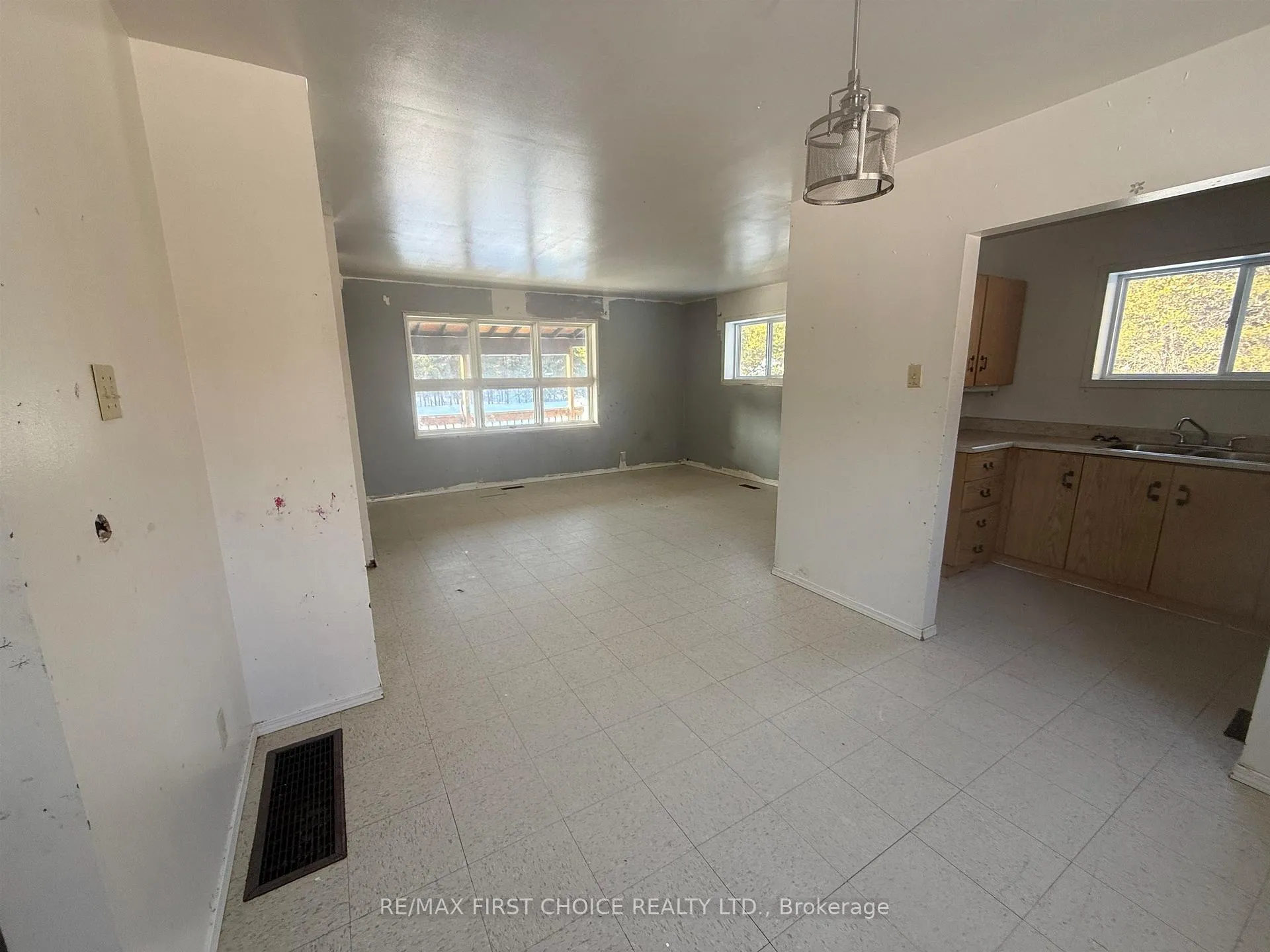 Photo 5 of 14 Superior Avenue, Ignace — HOMEH