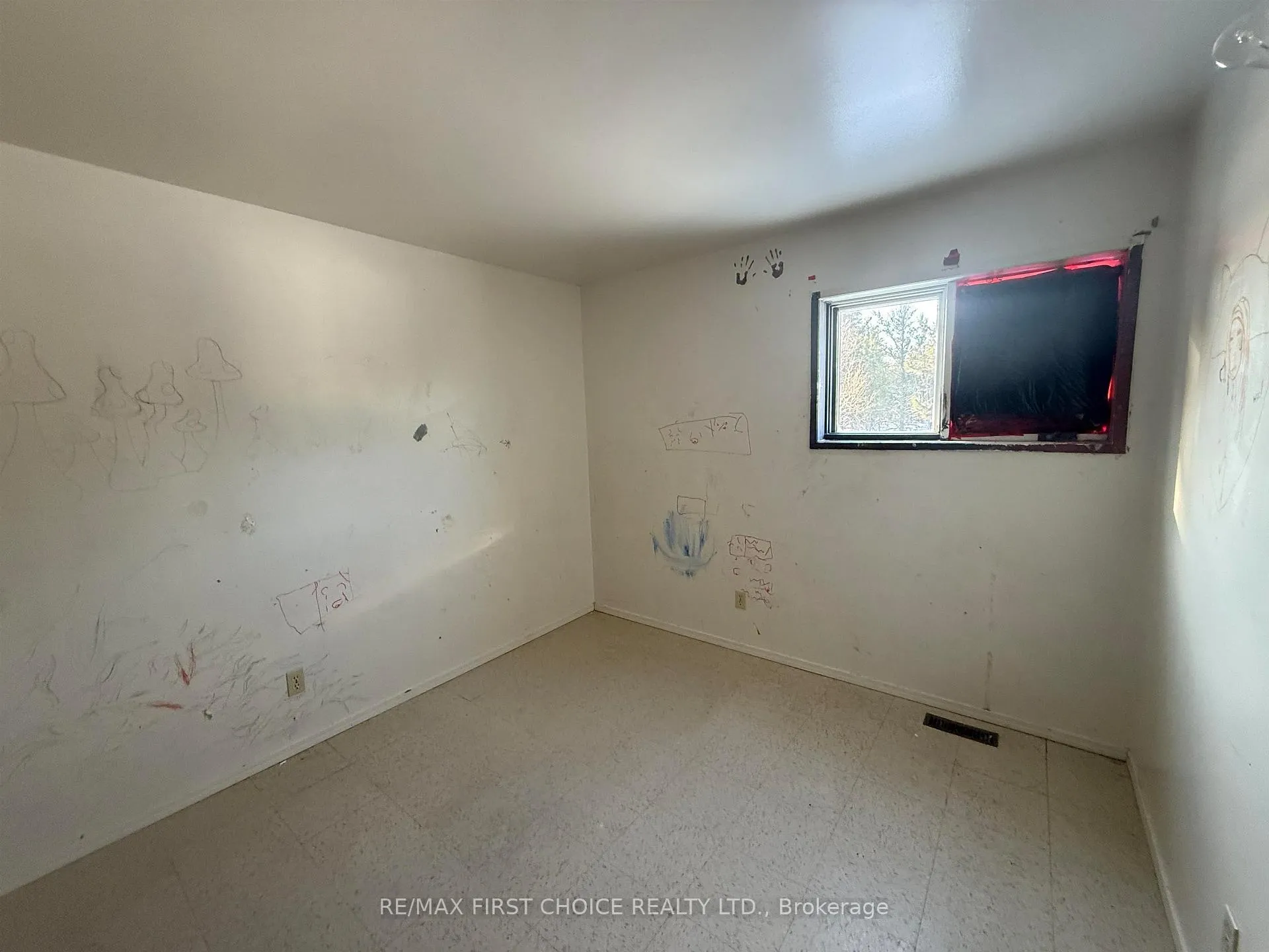Photo 7 of 14 Superior Avenue, Ignace — HOMEH