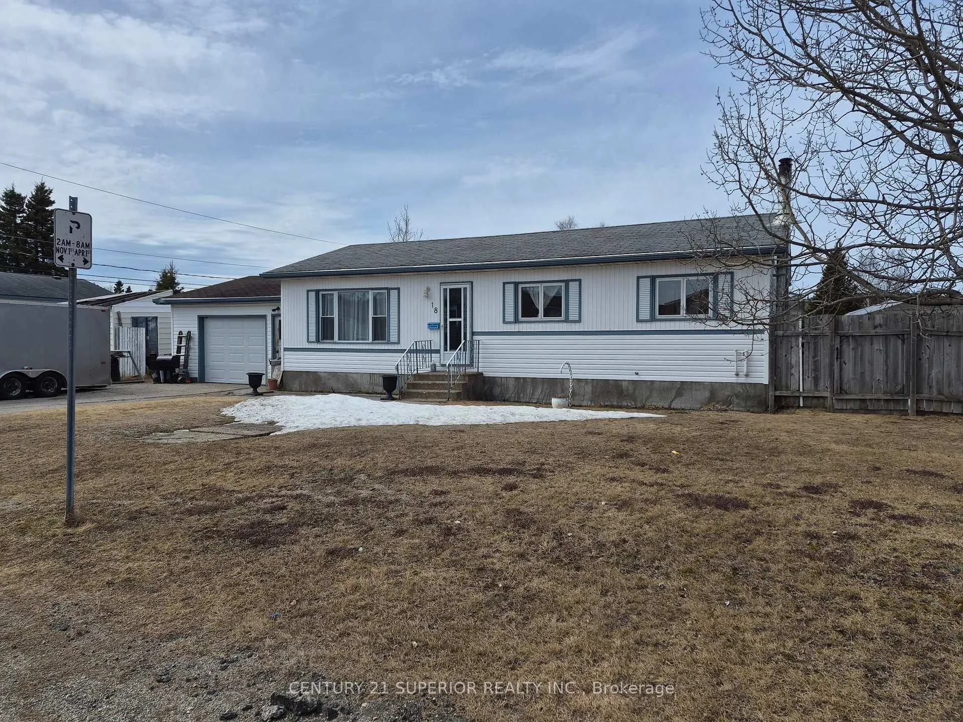 Photo 2 of 18 Lloyd Irwin Street, Marathon — HOMEH