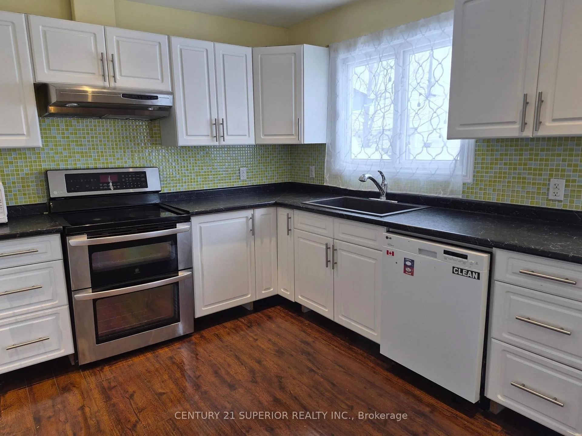 Photo 13 of 18 Lloyd Irwin Street, Marathon — HOMEH