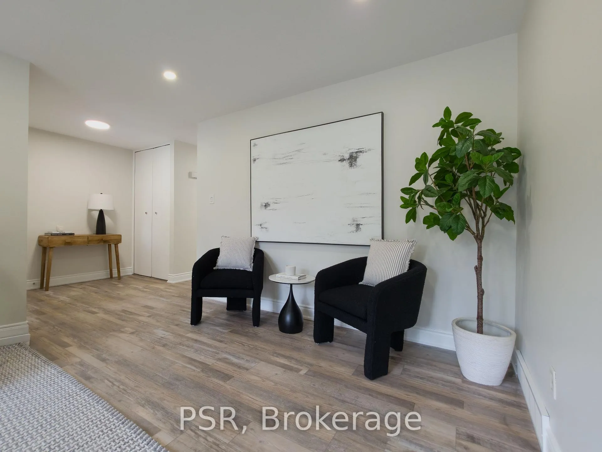 Photo 5 of 88 Upper Canada Drive, Kitchener — HOMEH
