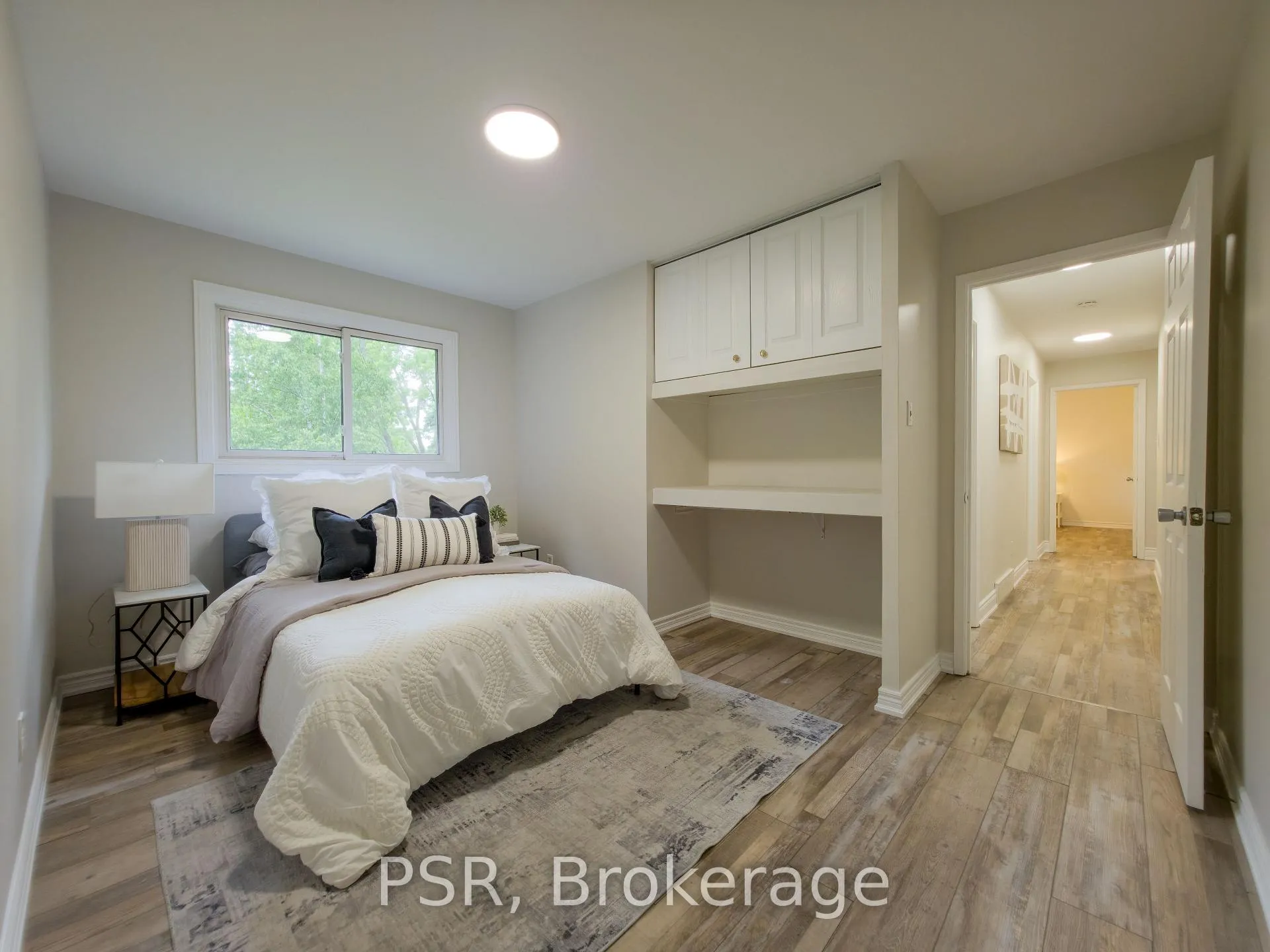 Photo 12 of 88 Upper Canada Drive, Kitchener — HOMEH