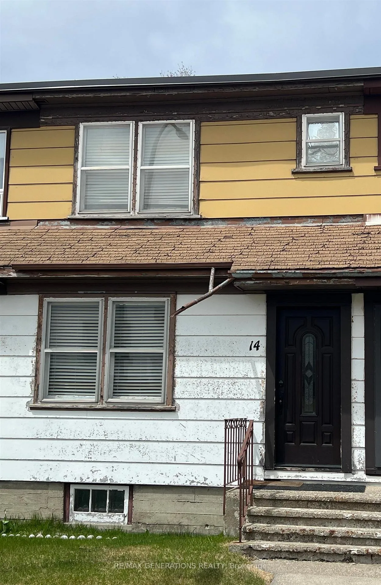 Front of 14 McCullough Street