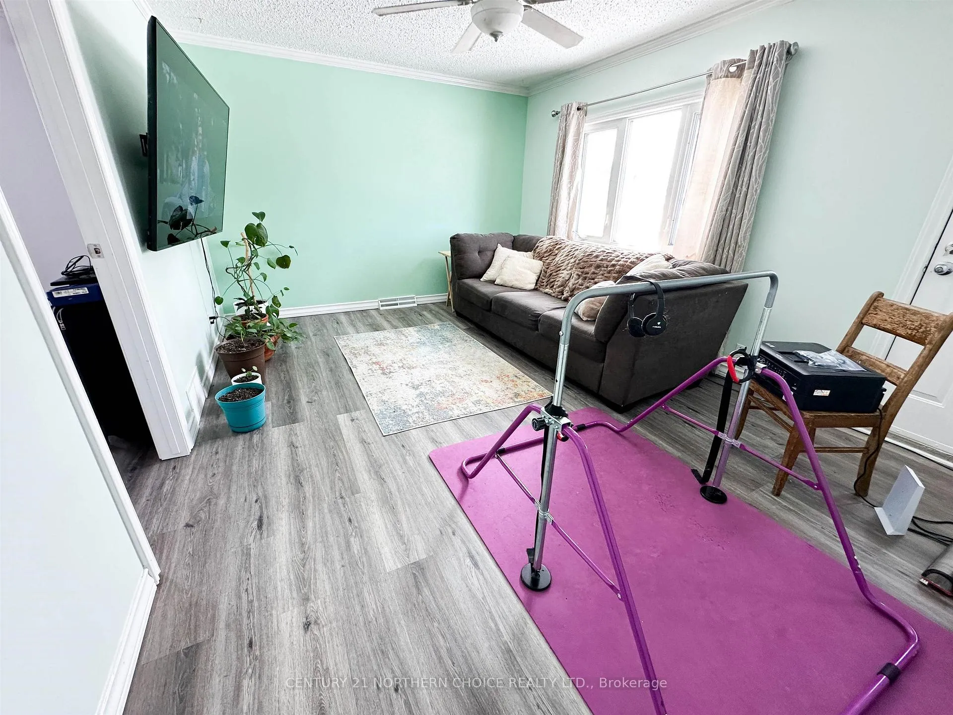 Photo 6 of 6 Pine Crescent, Red Lake — HOMEH