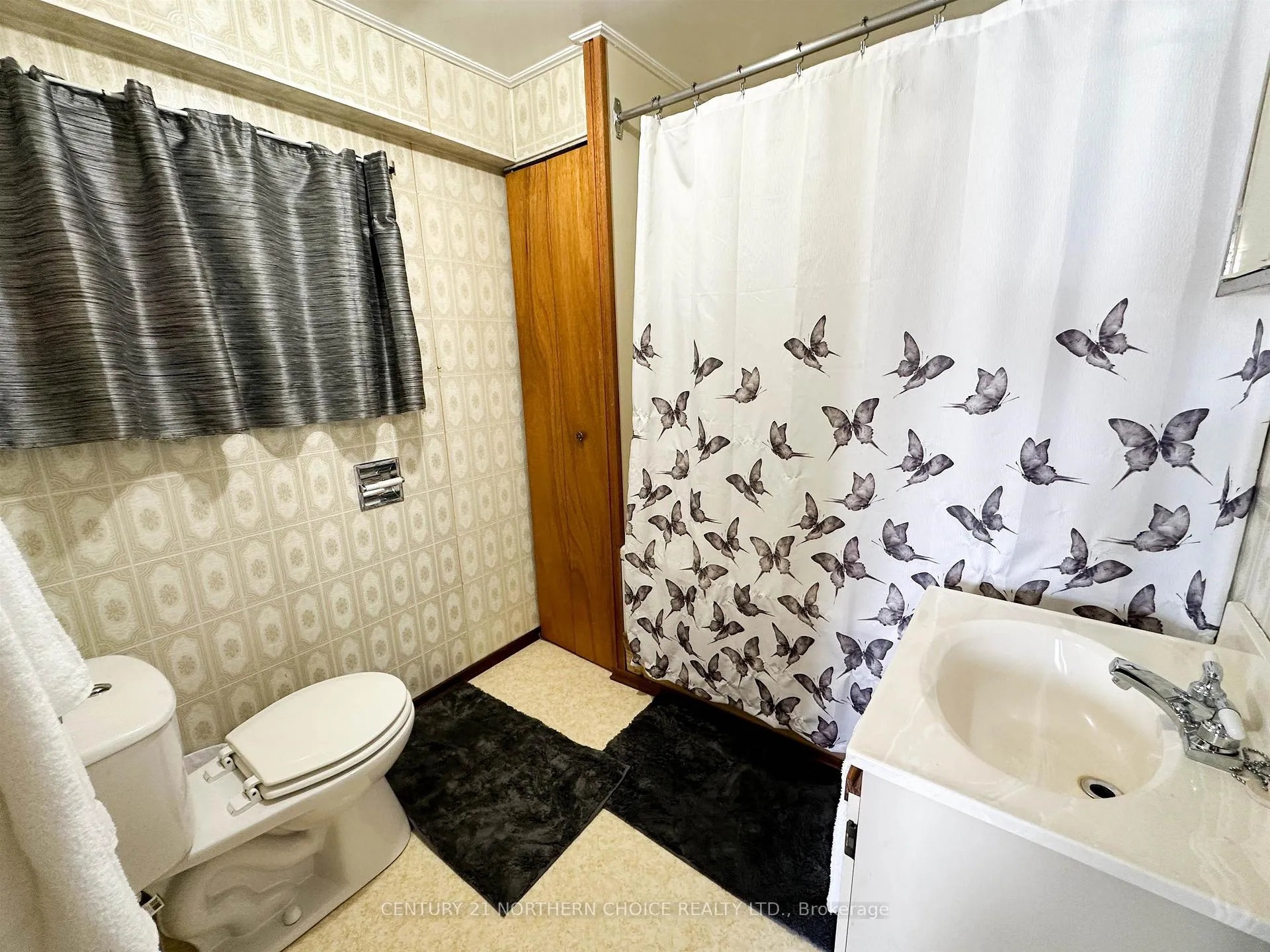 Photo 11 of 6 Pine Crescent, Red Lake — HOMEH