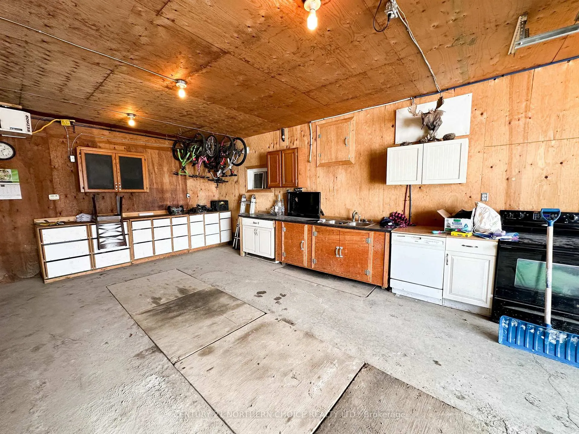 Photo 13 of 6 Pine Crescent, Red Lake — HOMEH