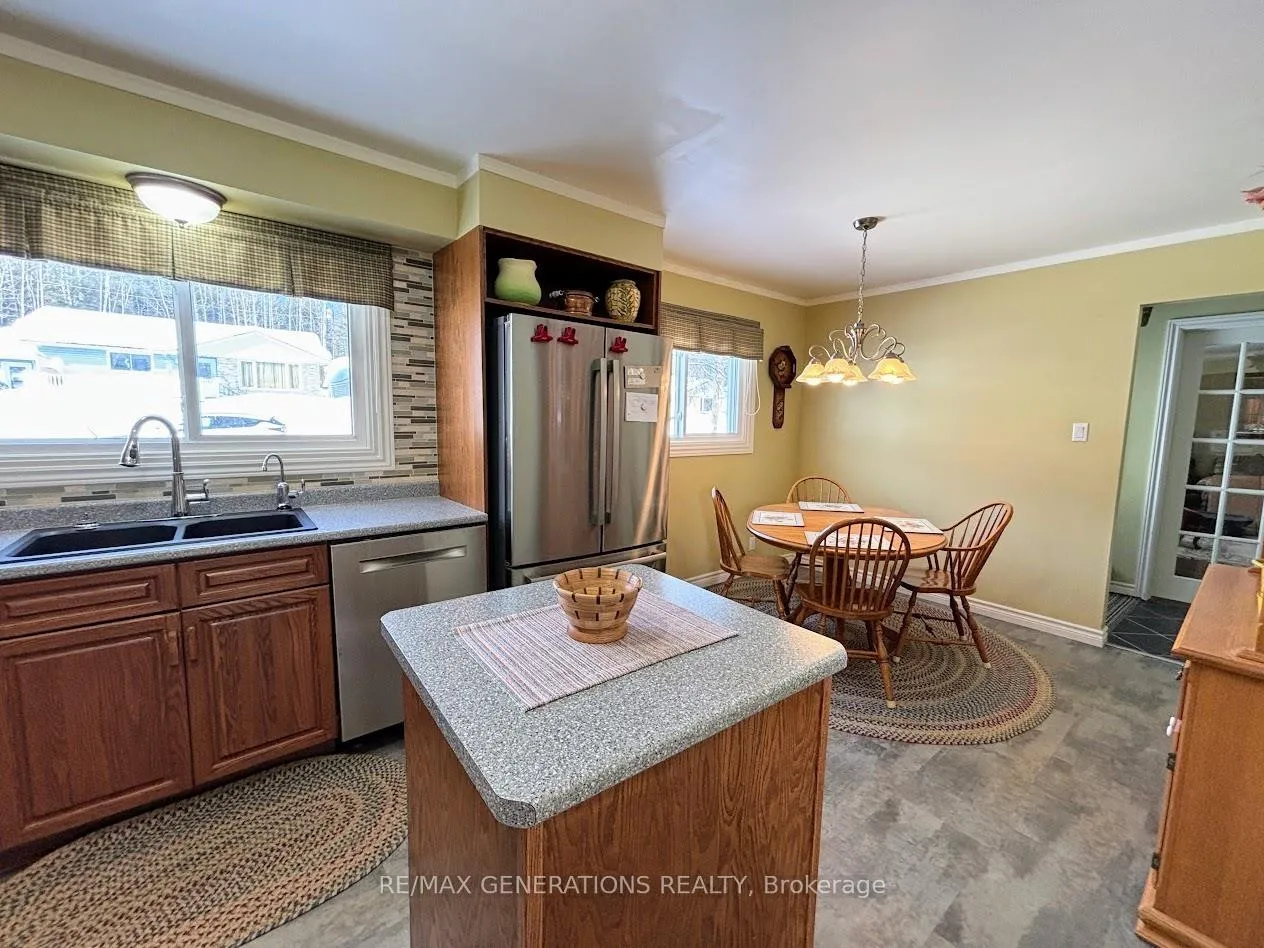 Photo 7 of 48 Redwing Avenue, Manitouwadge, TB-73 — HOMEH