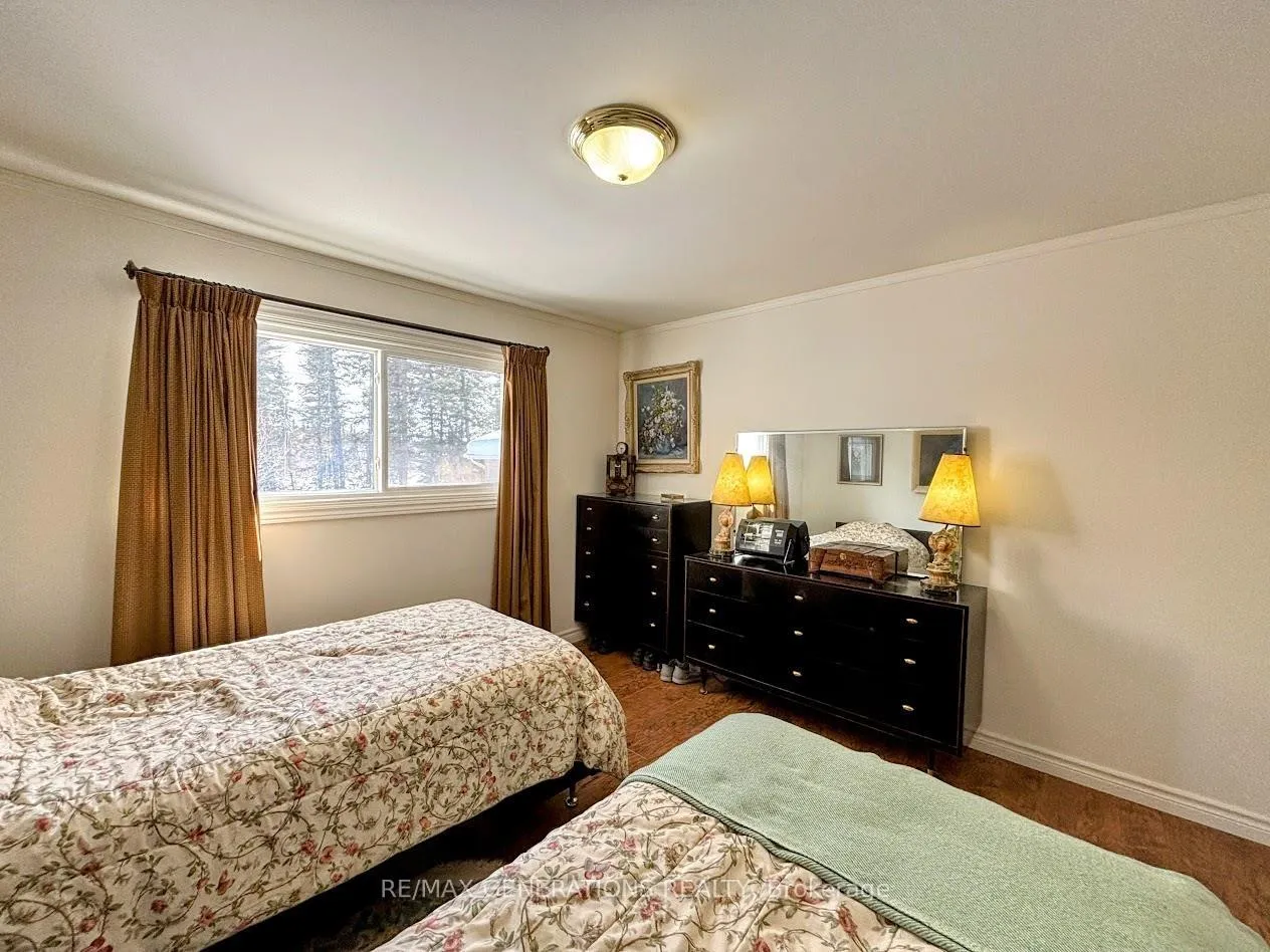 Photo 14 of 48 Redwing Avenue, Manitouwadge, TB-73 — HOMEH