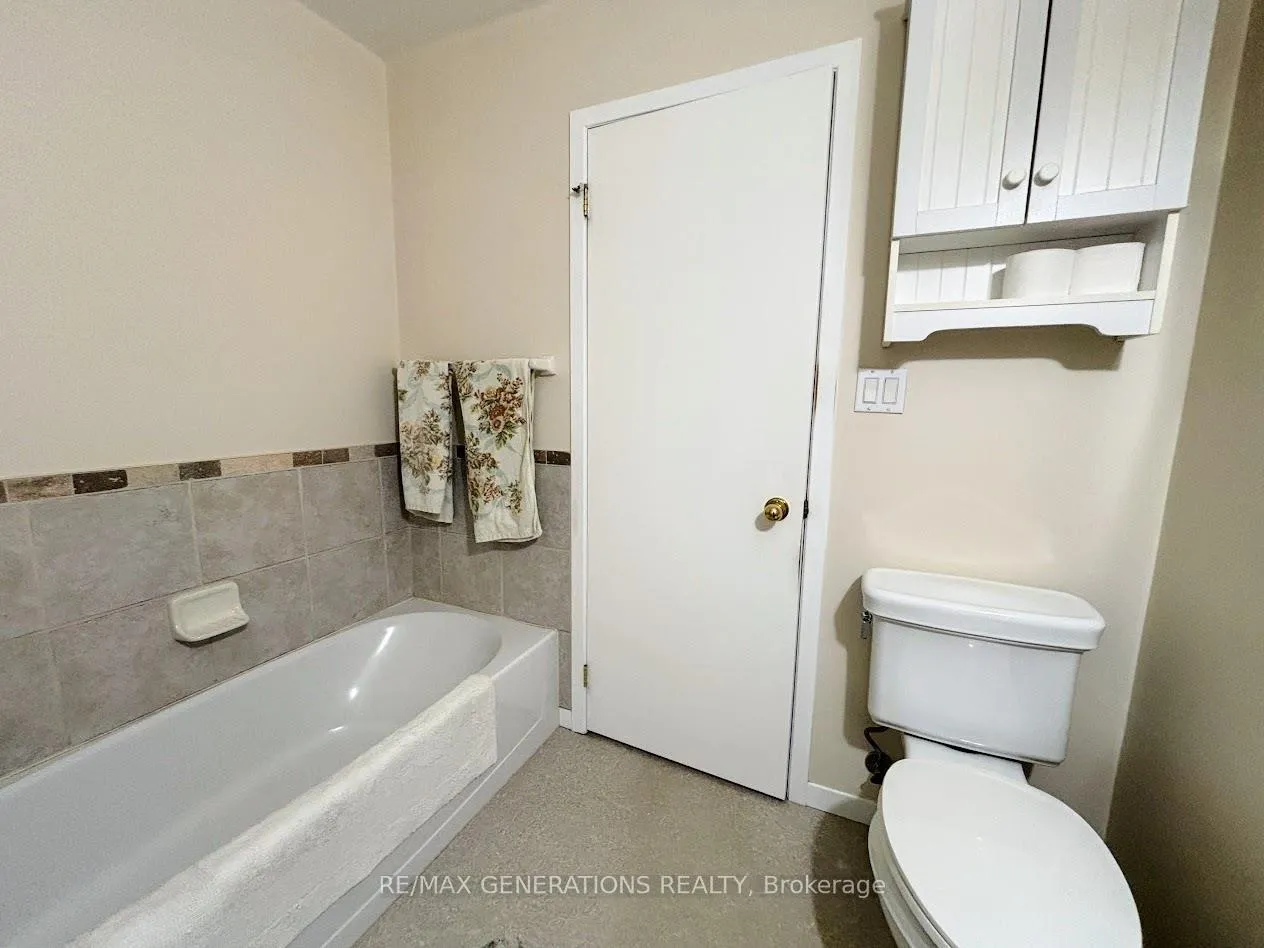 Photo 20 of 48 Redwing Avenue, Manitouwadge, TB-73 — HOMEH
