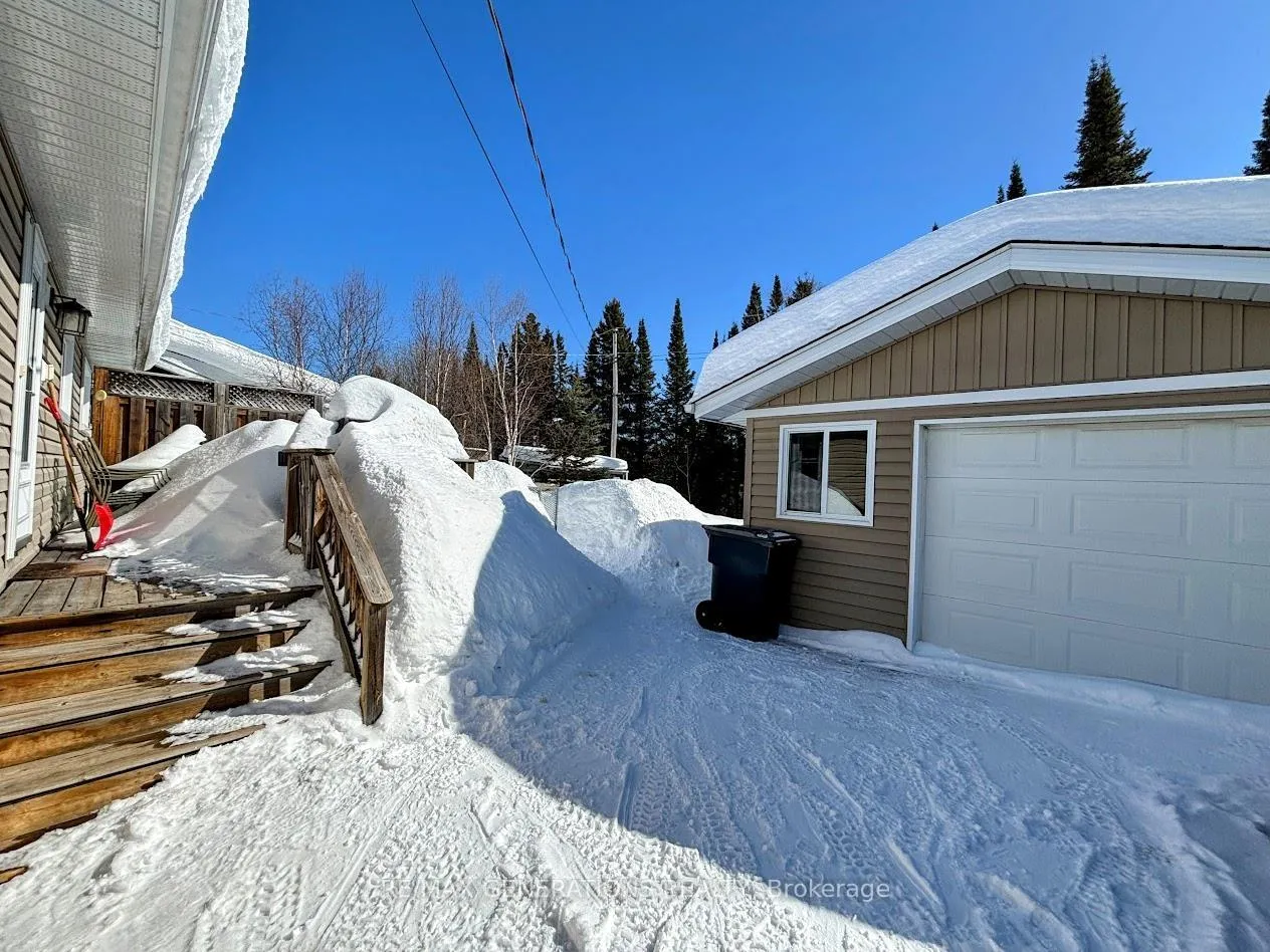 Photo 32 of 48 Redwing Avenue, Manitouwadge, TB-73 — HOMEH