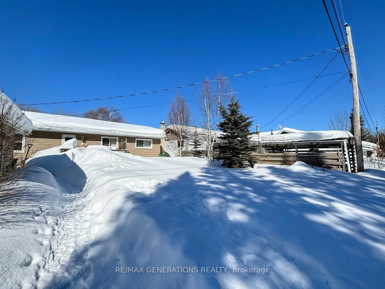 Photo 40 of 48 Redwing Avenue, Manitouwadge, TB-73 — HOMEH