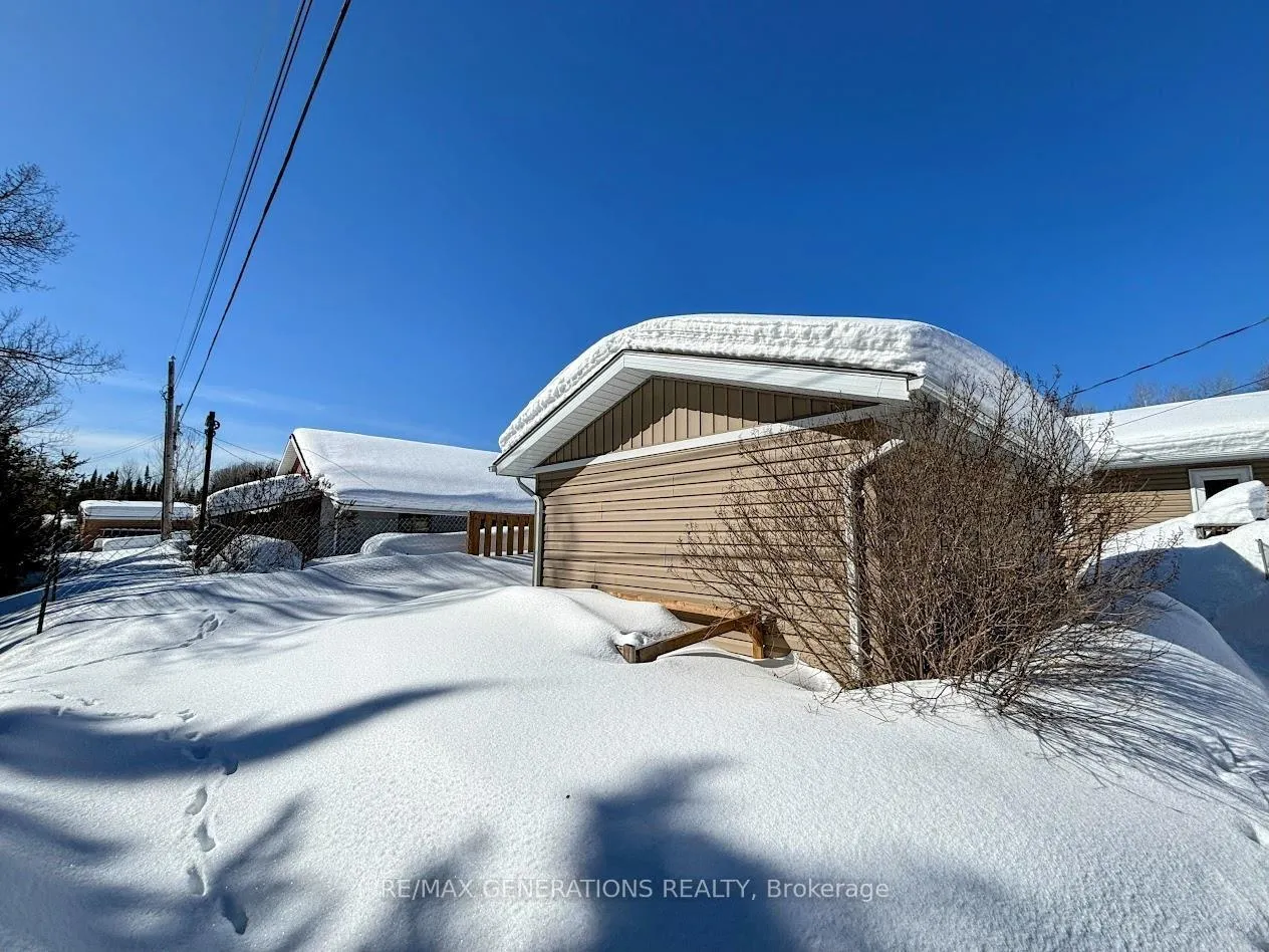 Photo 42 of 48 Redwing Avenue, Manitouwadge, TB-73 — HOMEH