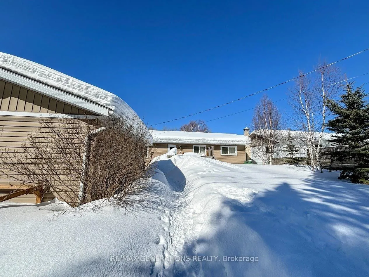 Photo 44 of 48 Redwing Avenue, Manitouwadge, TB-73 — HOMEH