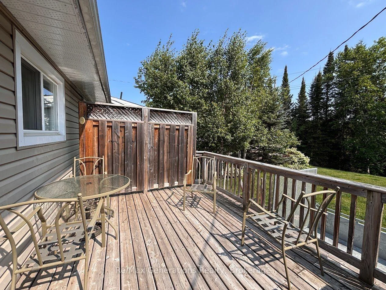 Photo 33 of 48 Redwing Avenue, Manitouwadge, TB-73 — HOMEH