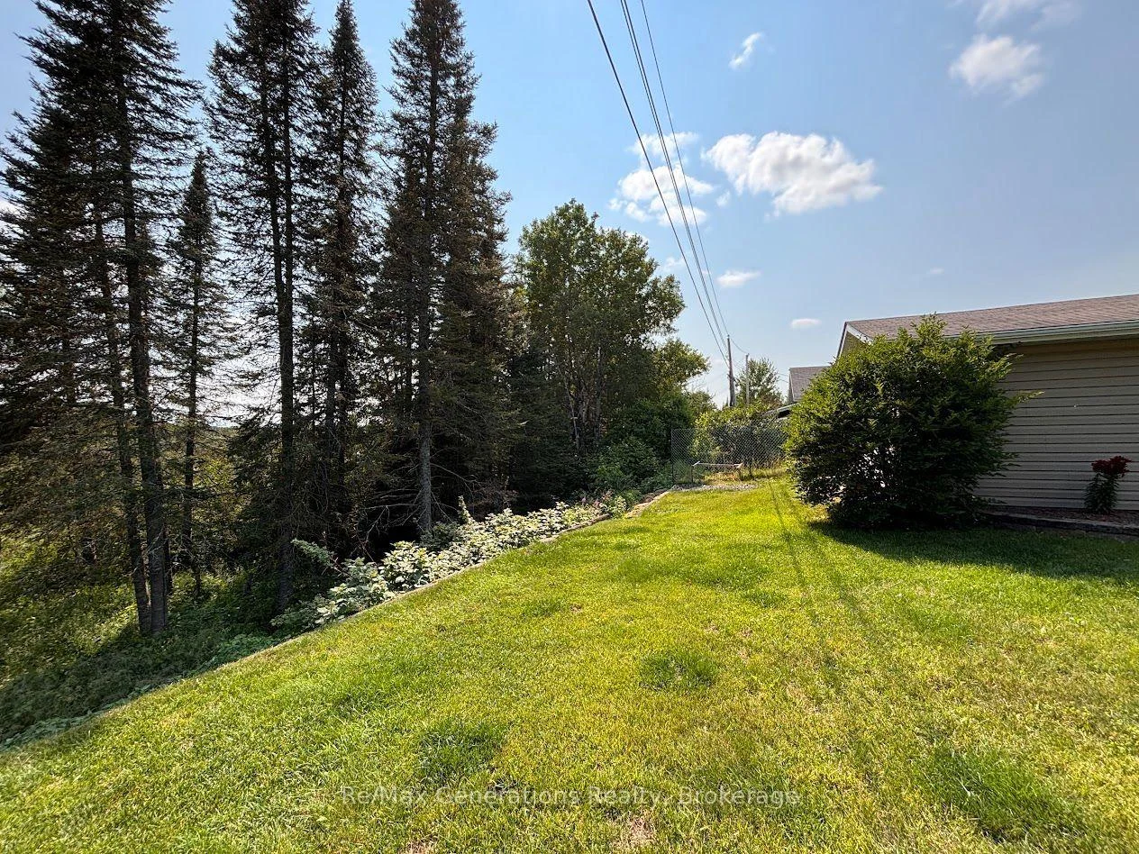 Photo 47 of 48 Redwing Avenue, Manitouwadge, TB-73 — HOMEH