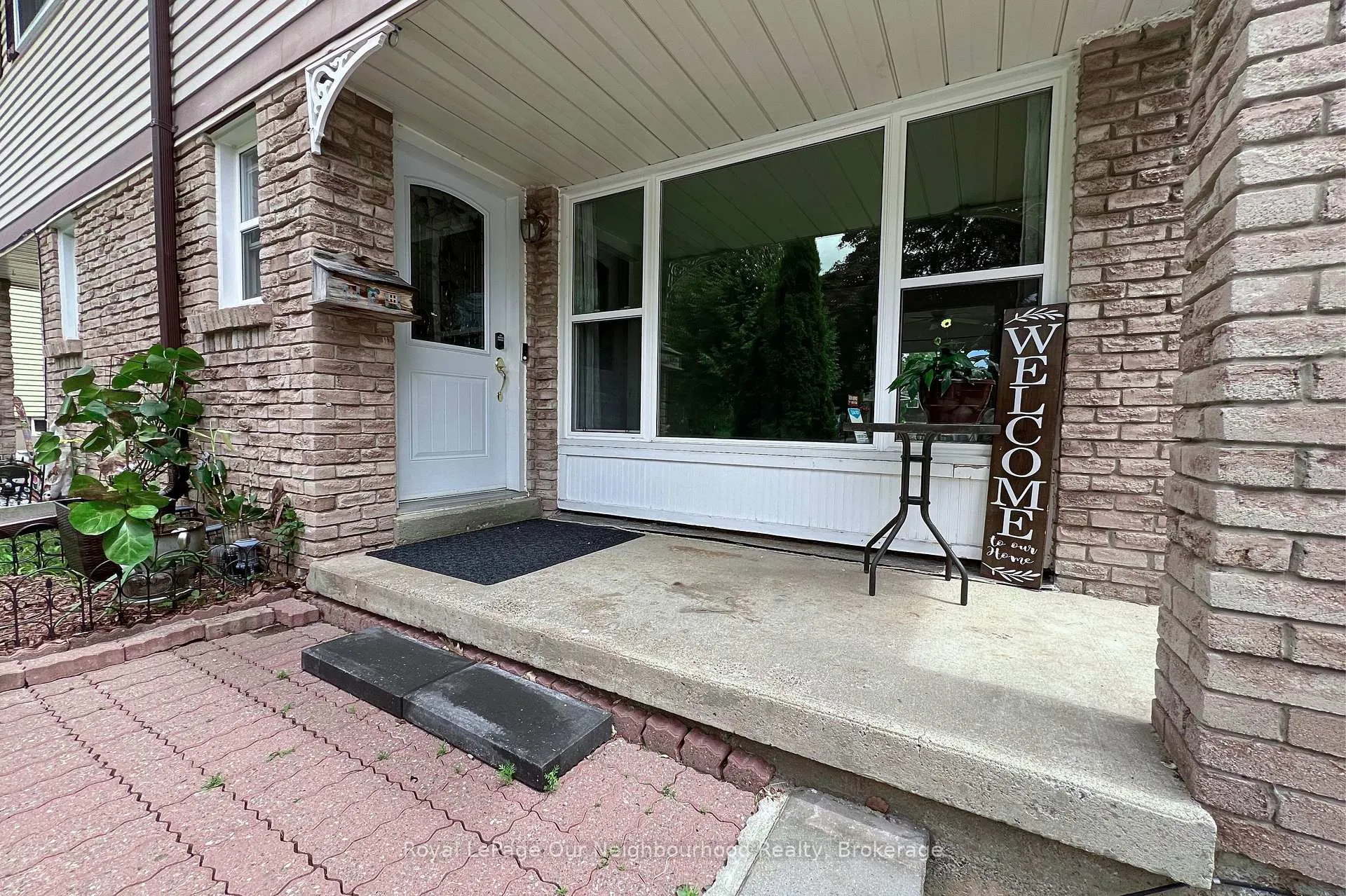 Photo 2 of 529 Lancelot Crescent, Oshawa, Eastdale — HOMEH