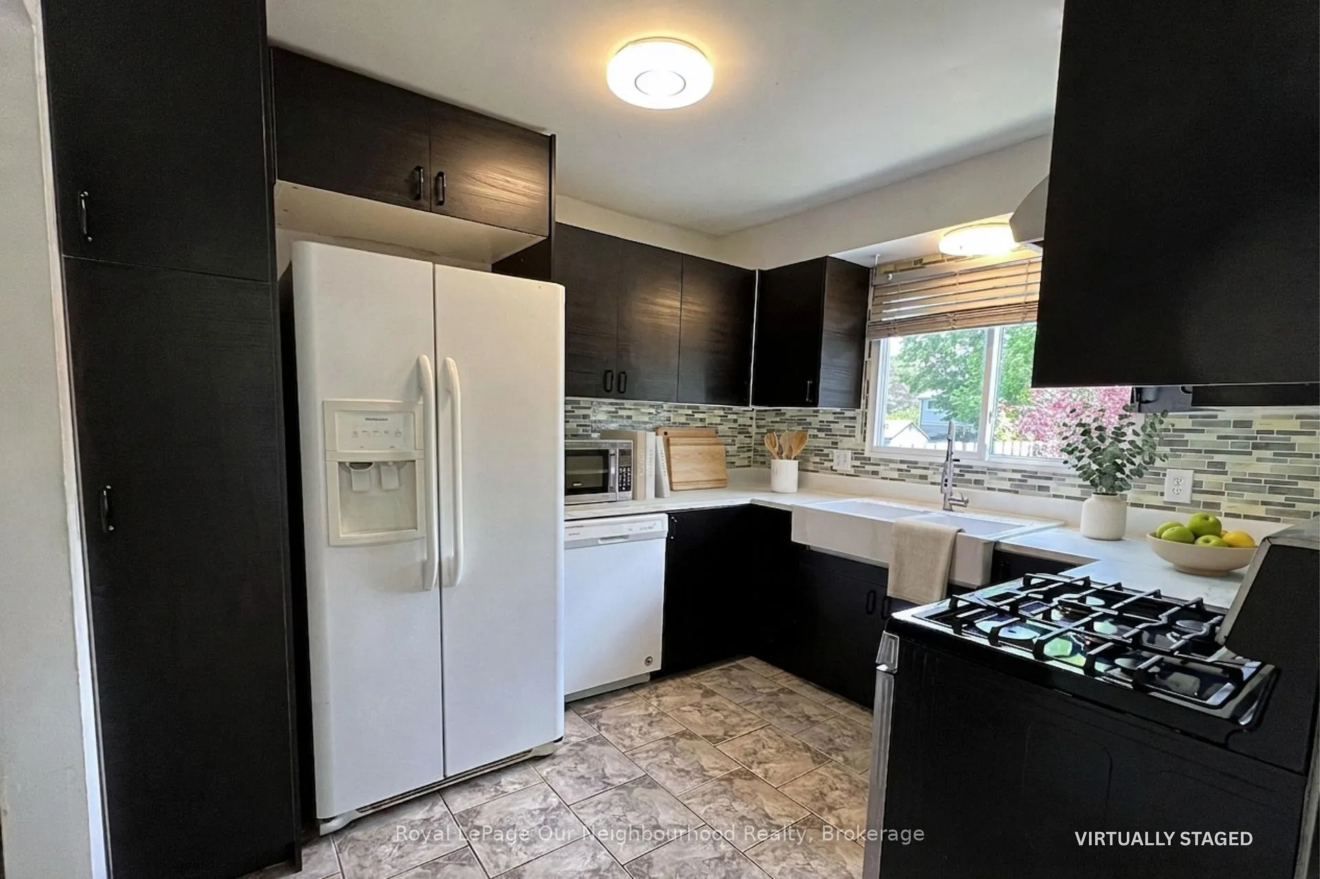 Photo 8 of 529 Lancelot Crescent, Oshawa, Eastdale — HOMEH