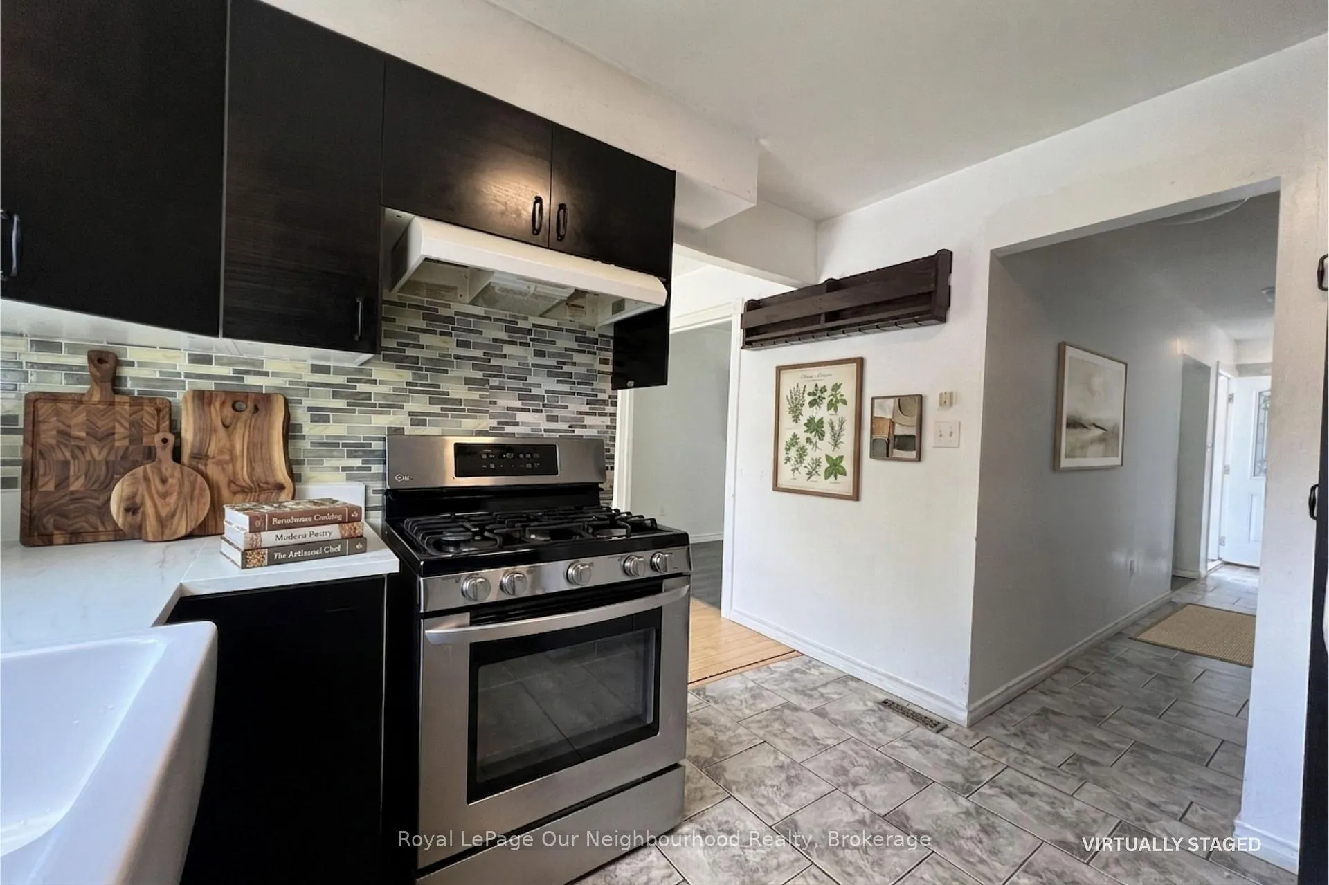 Photo 11 of 529 Lancelot Crescent, Oshawa, Eastdale — HOMEH