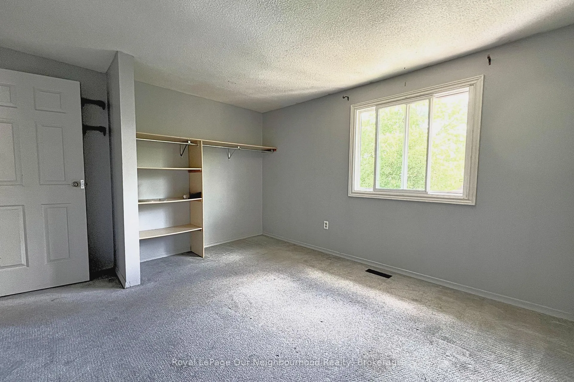 Photo 17 of 529 Lancelot Crescent, Oshawa, Eastdale — HOMEH