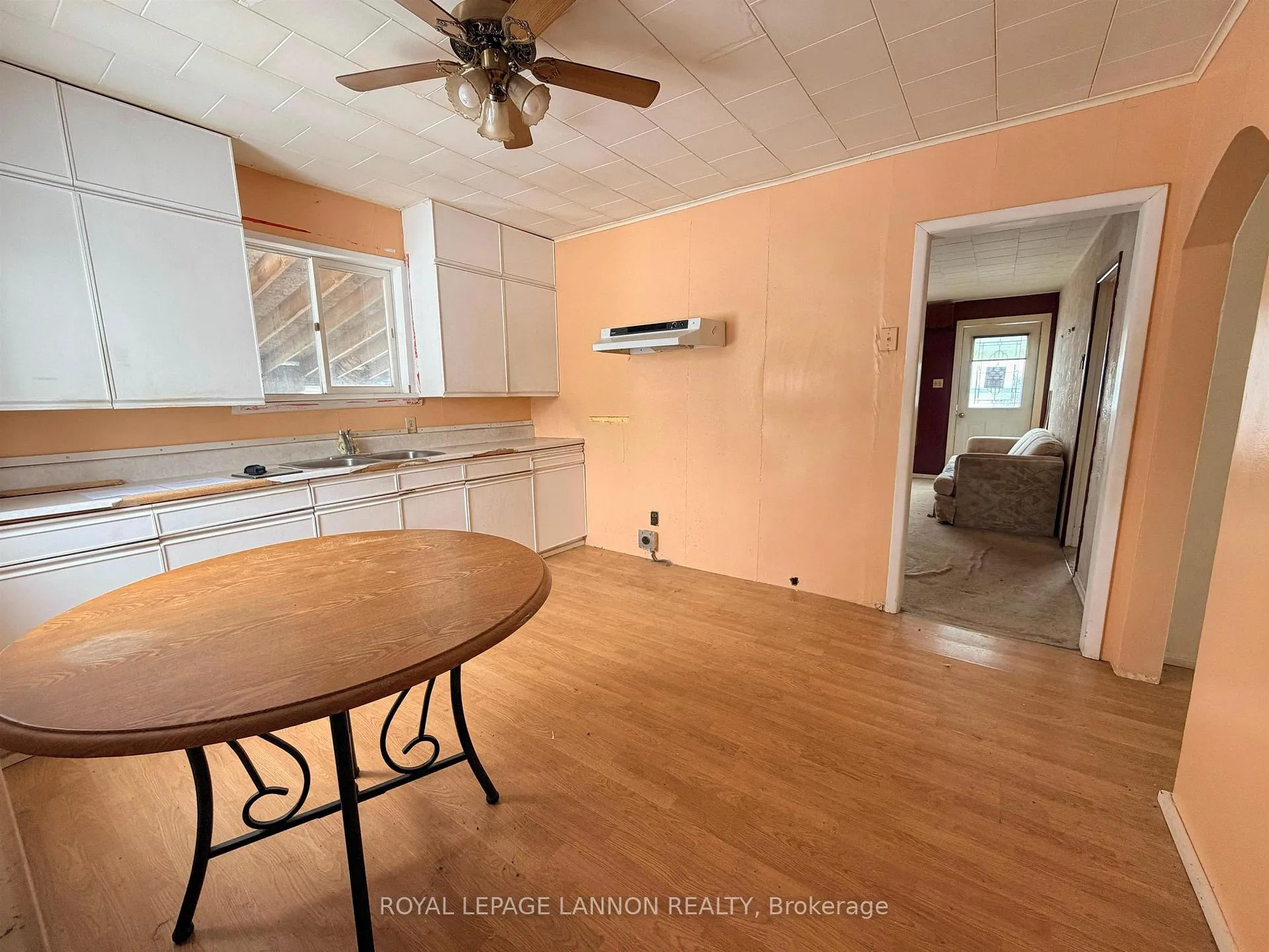 Photo 3 of 206 Third Avenue SW, Greenstone — HOMEH