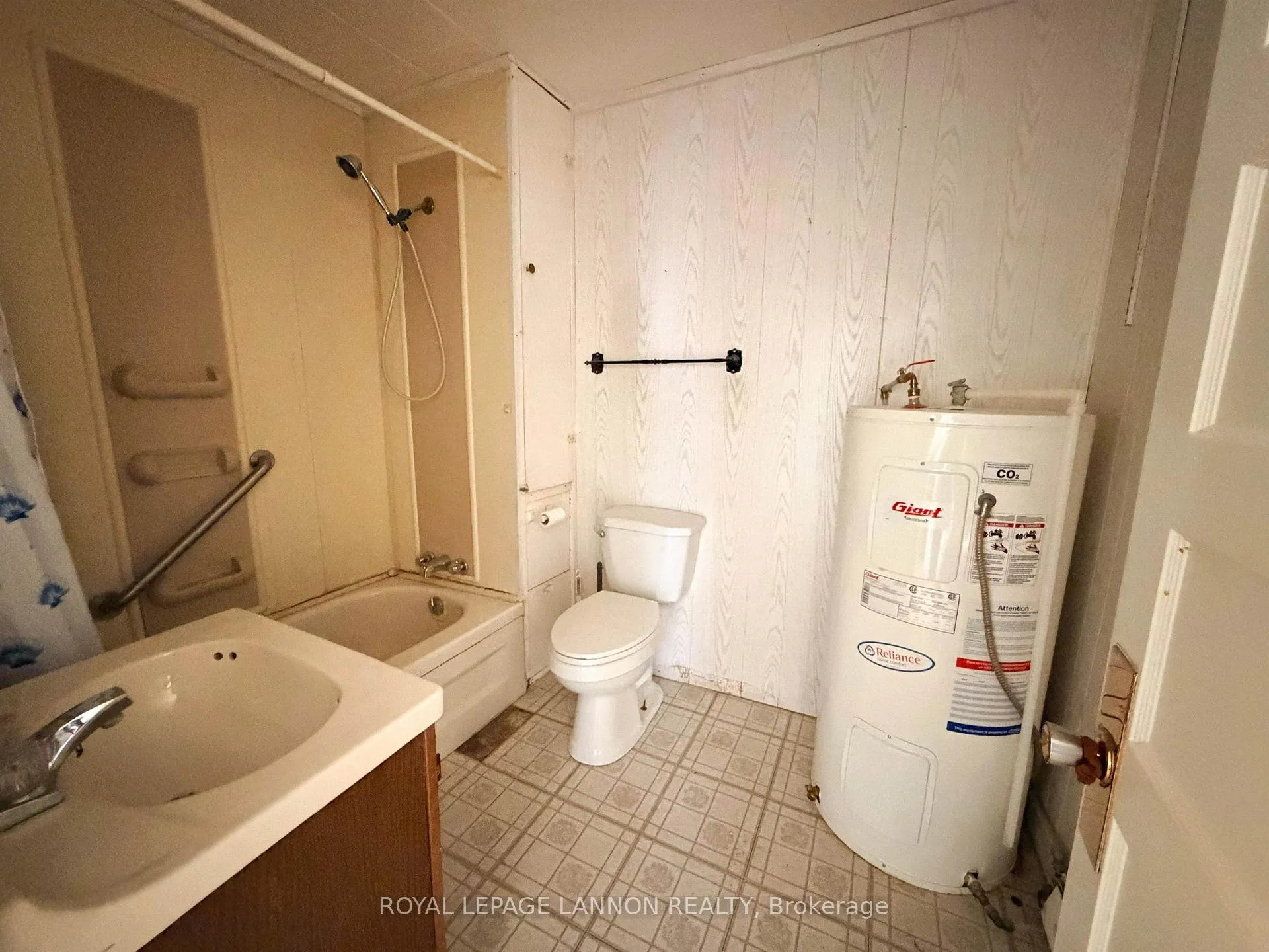Photo 9 of 206 Third Avenue SW, Greenstone — HOMEH