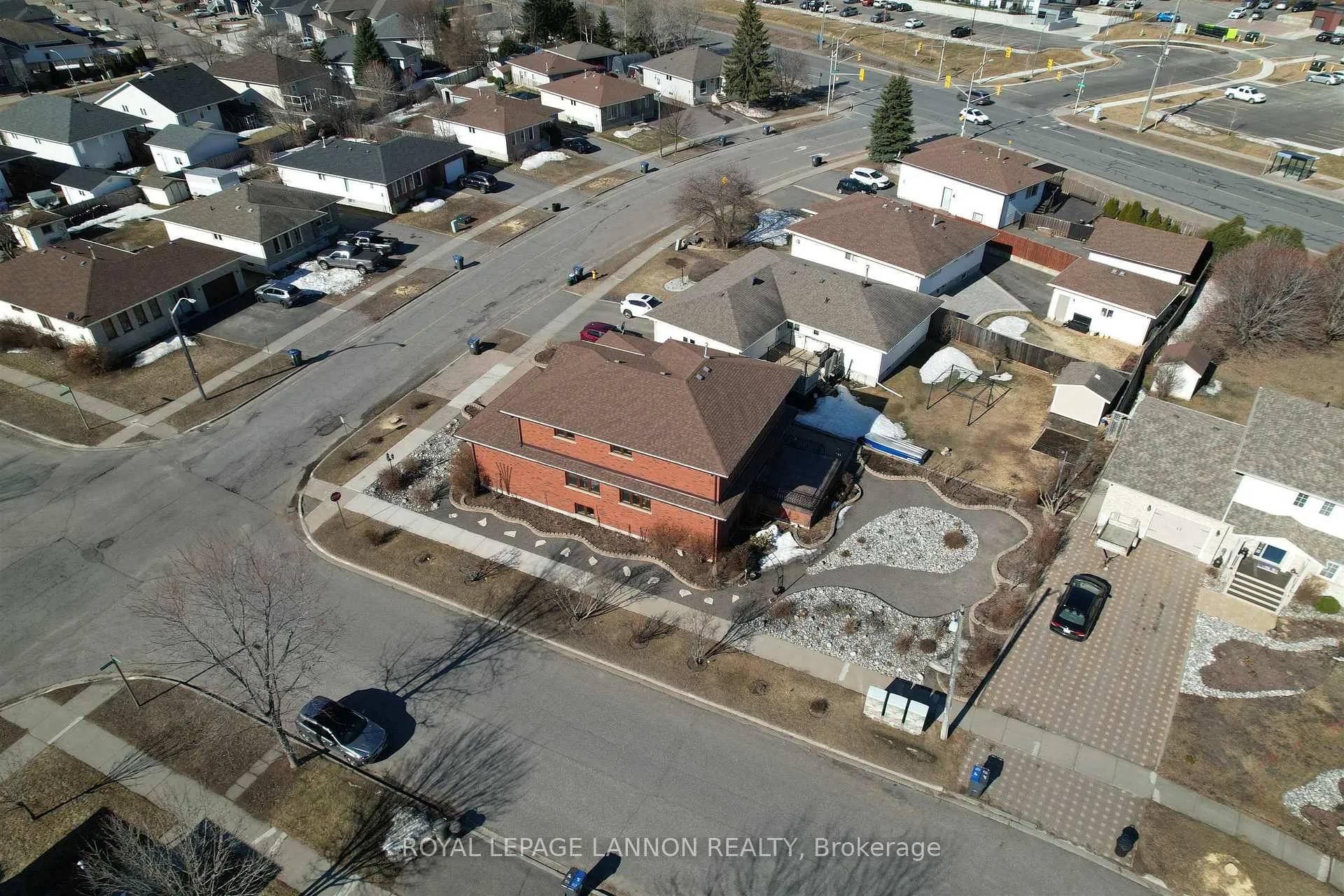 Photo 30 of 405 Riviera Drive, Thunder Bay, River Terrace — HOMEH