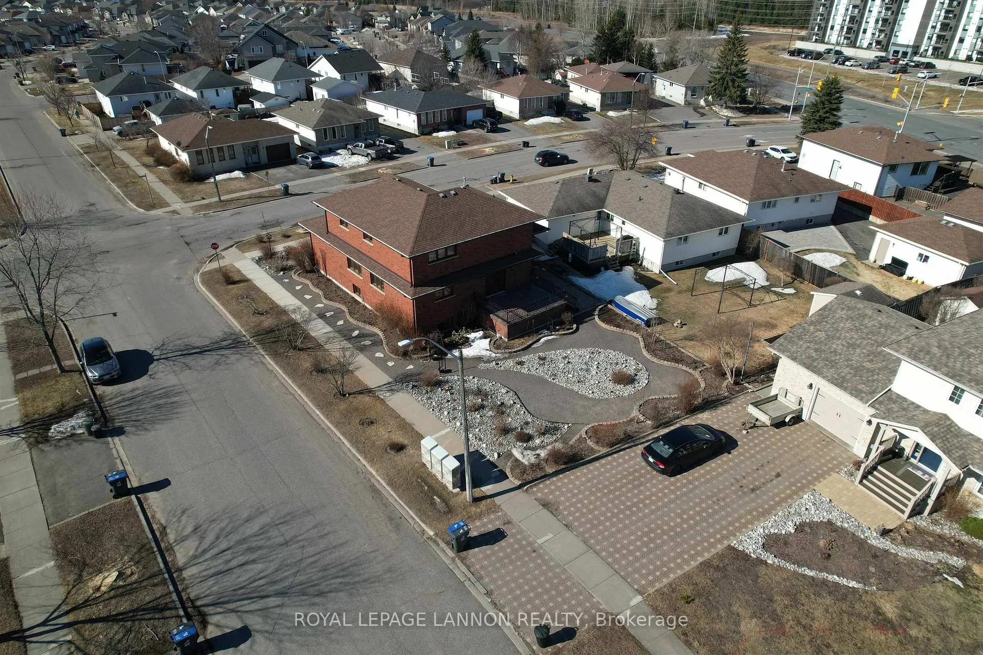 Photo 31 of 405 Riviera Drive, Thunder Bay, River Terrace — HOMEH