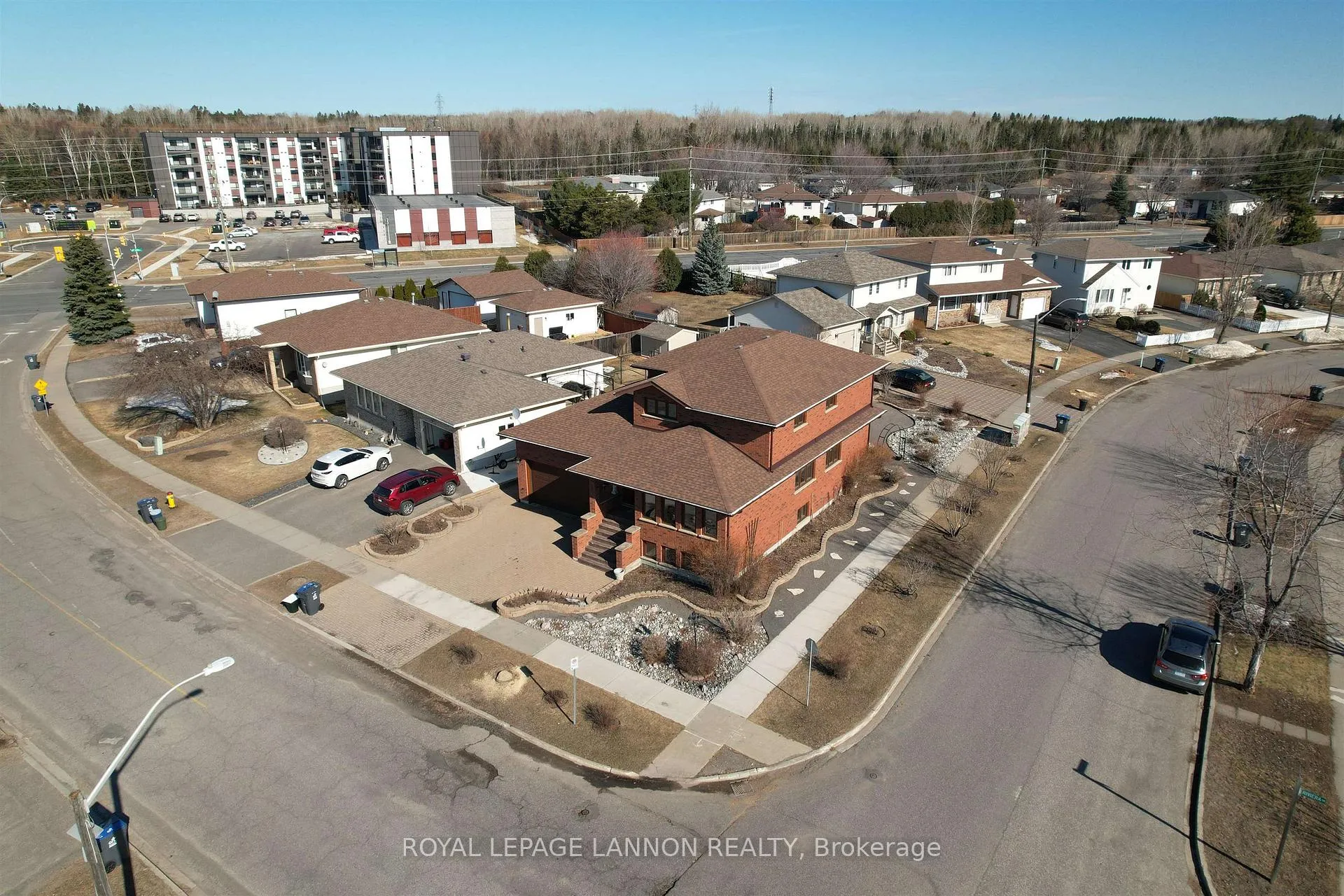 Photo 33 of 405 Riviera Drive, Thunder Bay, River Terrace — HOMEH