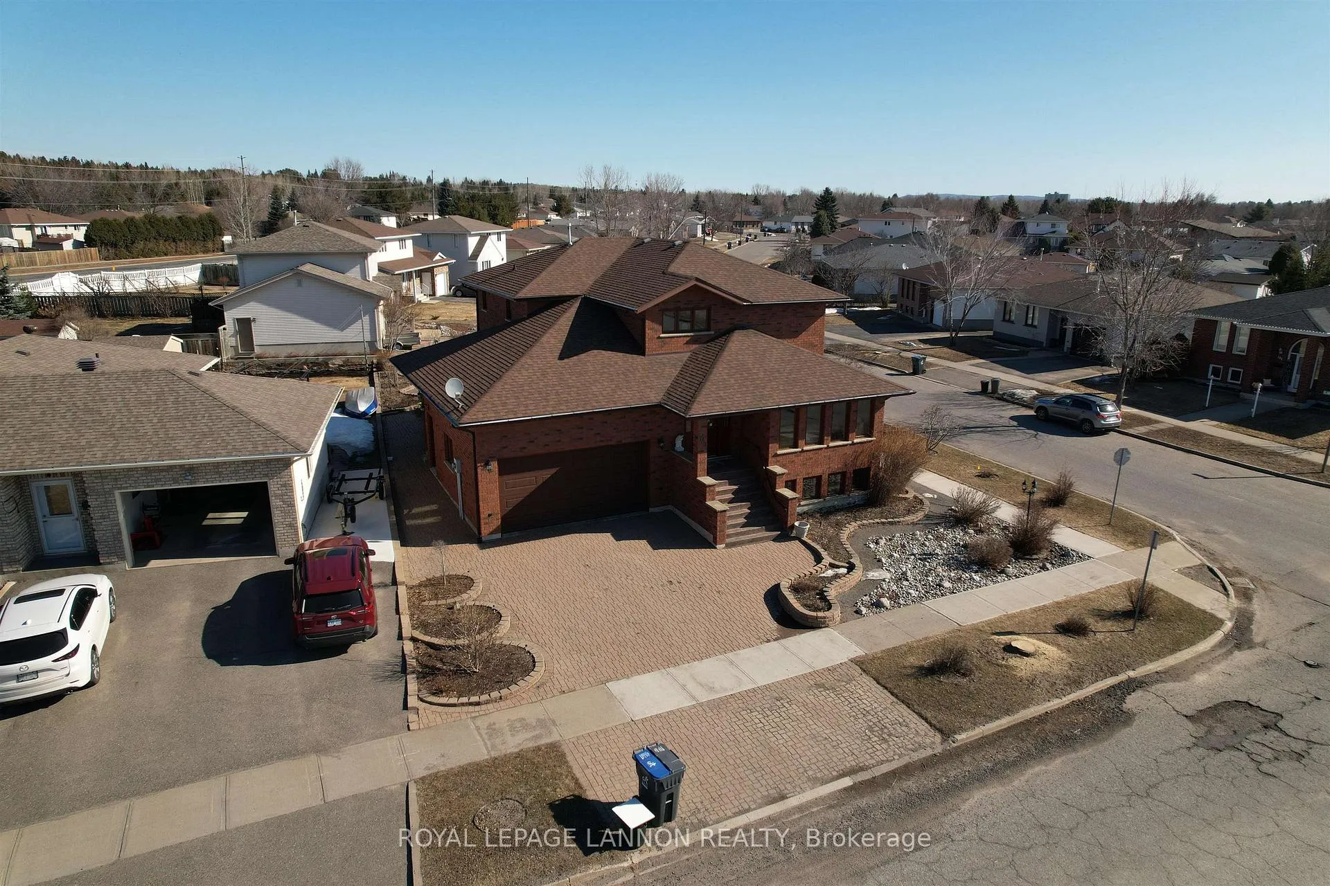 Photo 35 of 405 Riviera Drive, Thunder Bay, River Terrace — HOMEH