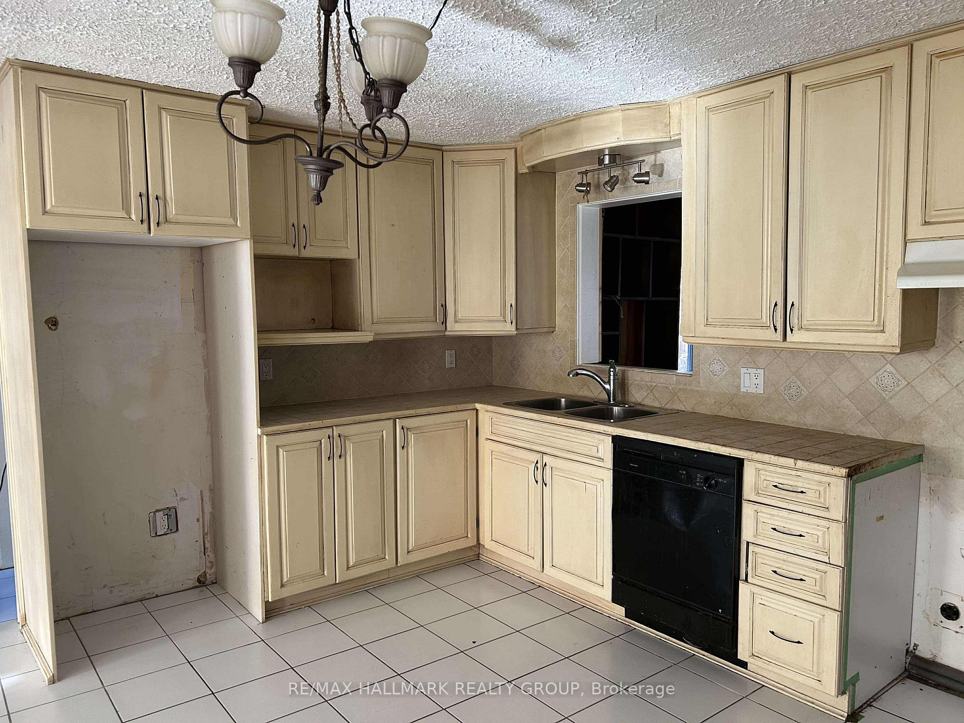 Photo 5 of 1487 Ste Anne Road, Champlain, Champlain Twp — HOMEH