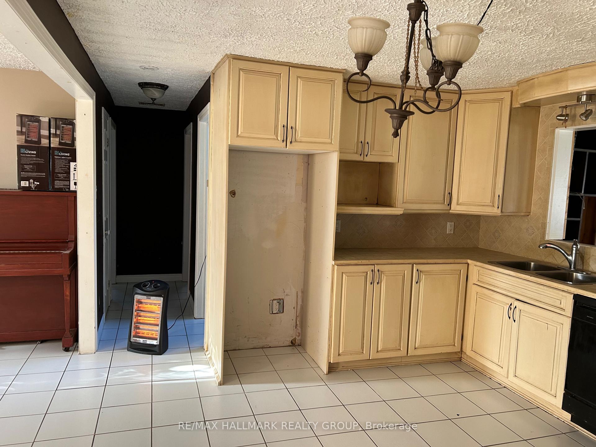 Photo 9 of 1487 Ste Anne Road, Champlain, Champlain Twp — HOMEH