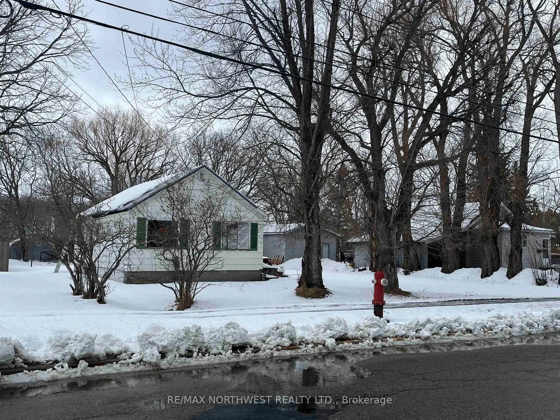 Photo 2 of 210 Sixth St E, Fort Frances — HOMEH