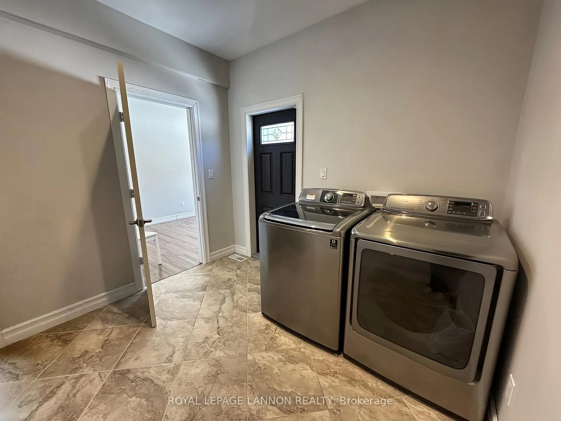 Photo 11 of 123 Christie Place, Greenstone — HOMEH