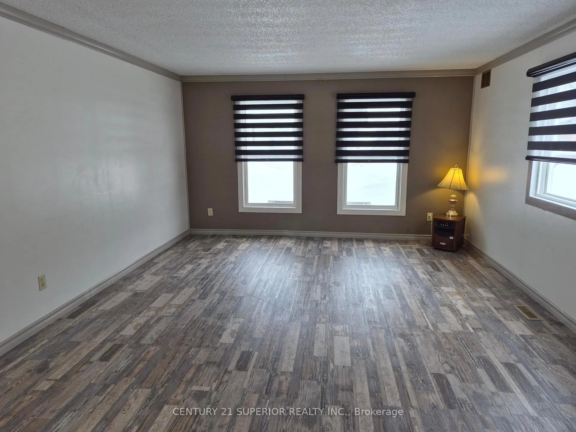 Photo 4 of 66 Jackson Crescent, Marathon — HOMEH