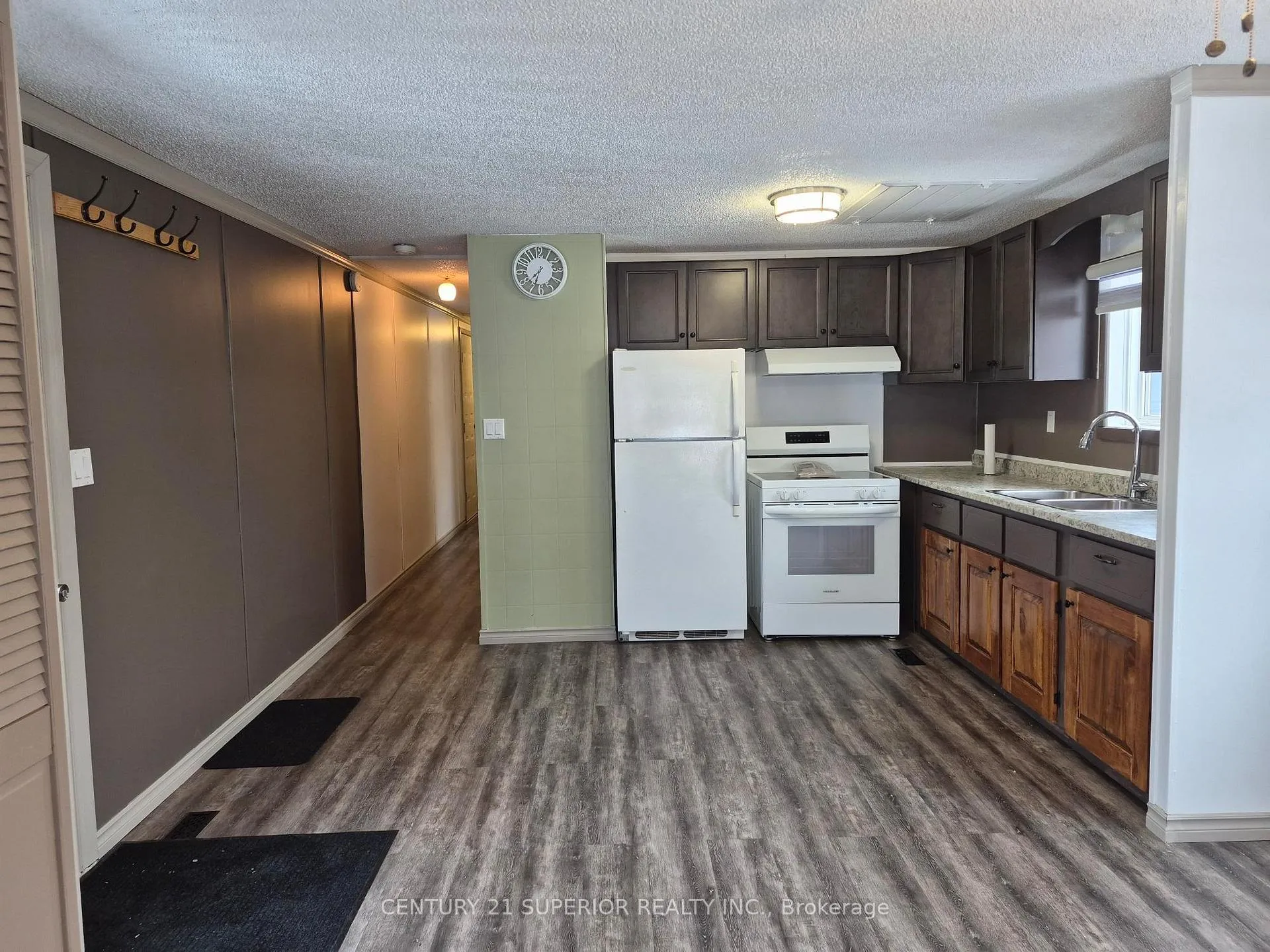 Photo 10 of 66 Jackson Crescent, Marathon — HOMEH