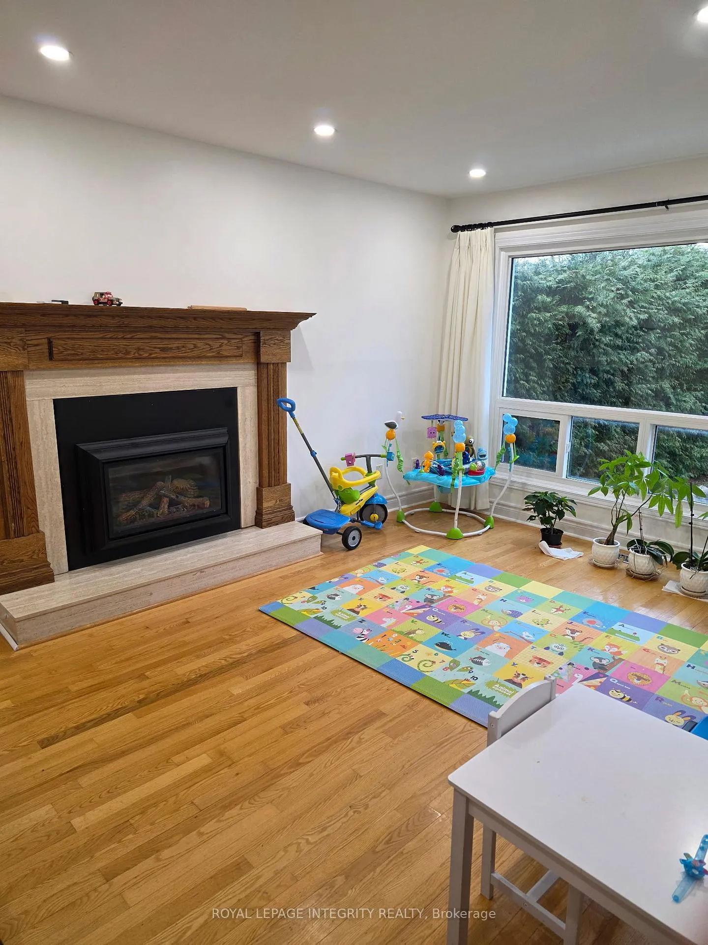 Photo 3 of 63 Topley Crescent, Ottawa, Hunt Club Park — HOMEH