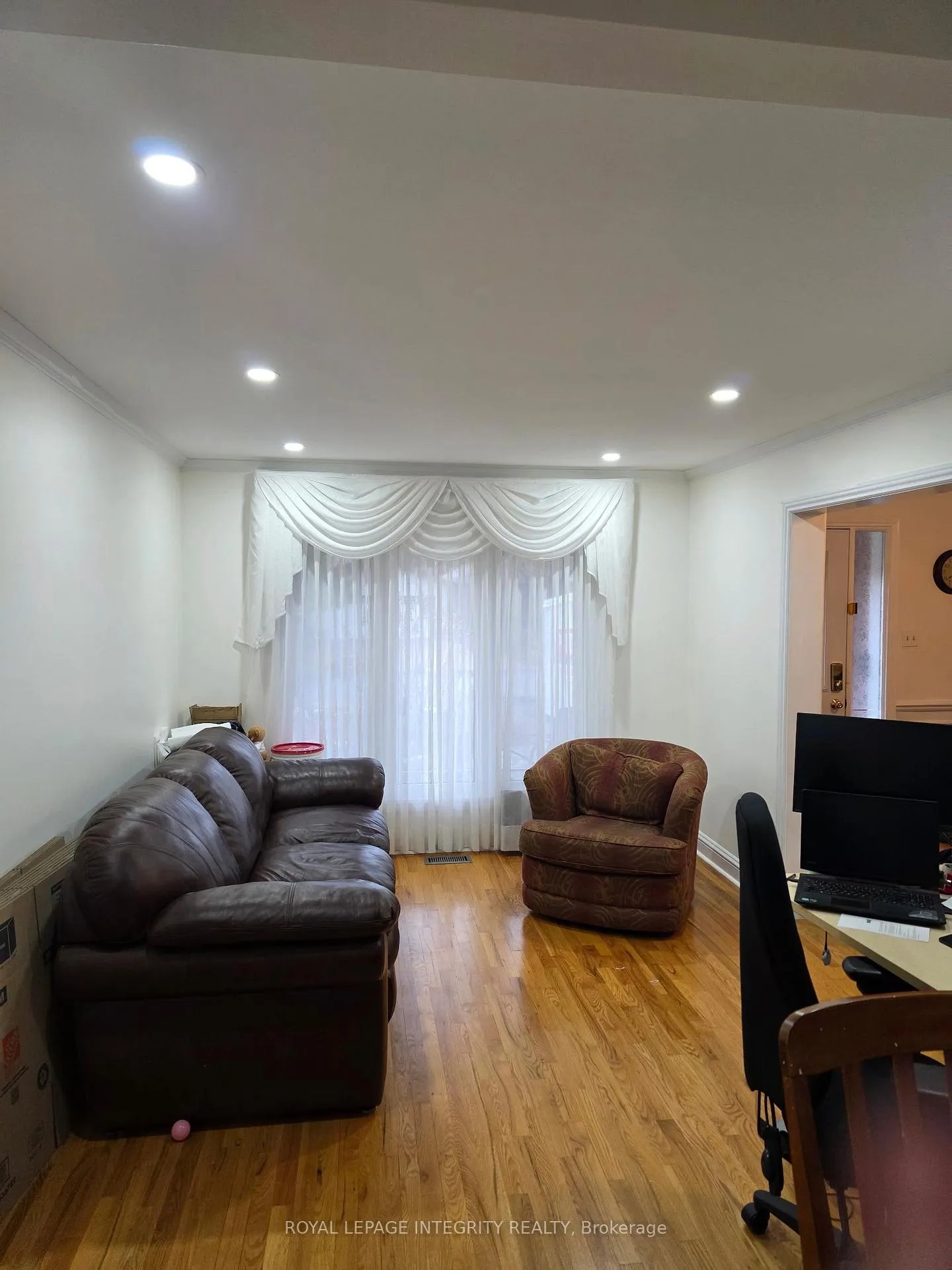 Photo 4 of 63 Topley Crescent, Ottawa, Hunt Club Park — HOMEH