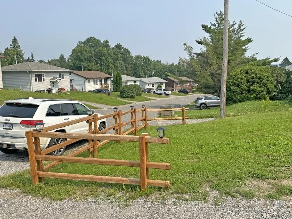 Photo 3 of 130 Harkness Street, Nipigon — HOMEH