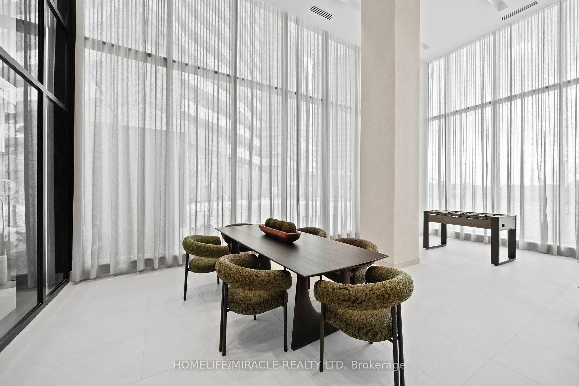 Photo 8 of Unit 1013, 6 Flavelle Trail, Vaughan, Steeles West Industrial — HOMEH