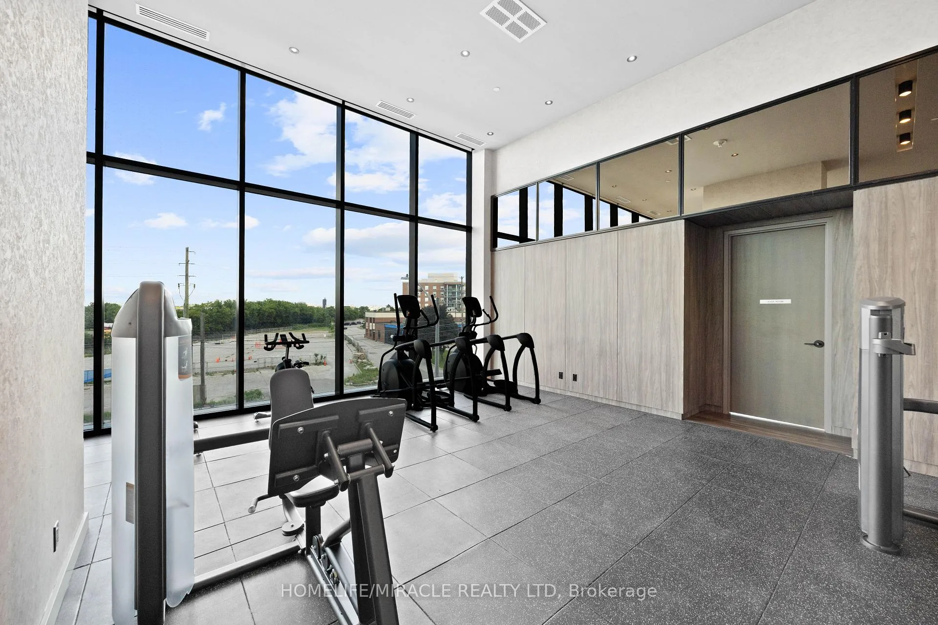 Photo 13 of Unit 1013, 6 Flavelle Trail, Vaughan, Steeles West Industrial — HOMEH