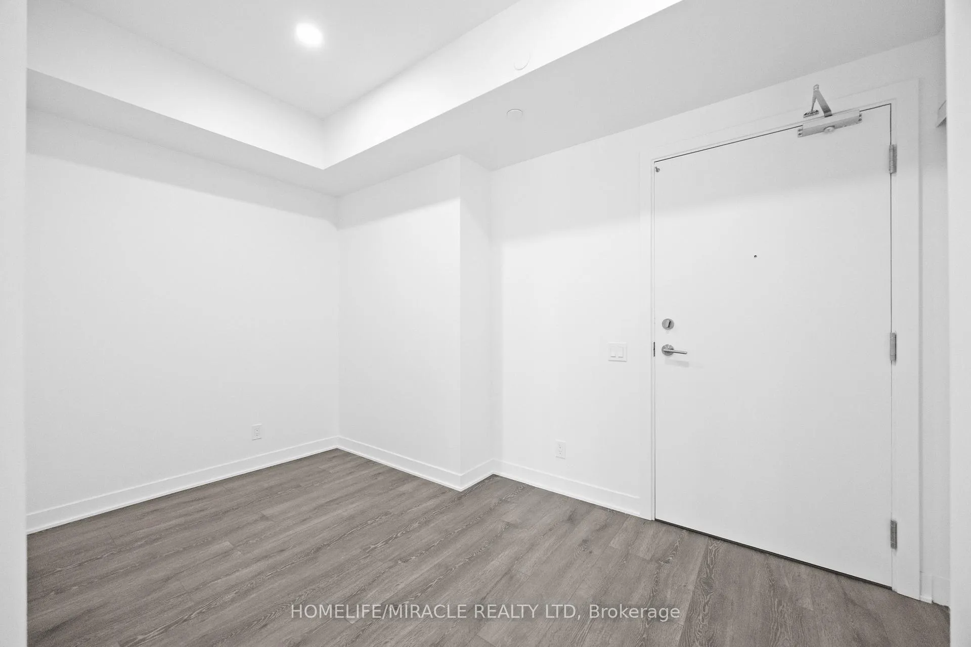 Photo 16 of Unit 1013, 6 Flavelle Trail, Vaughan, Steeles West Industrial — HOMEH
