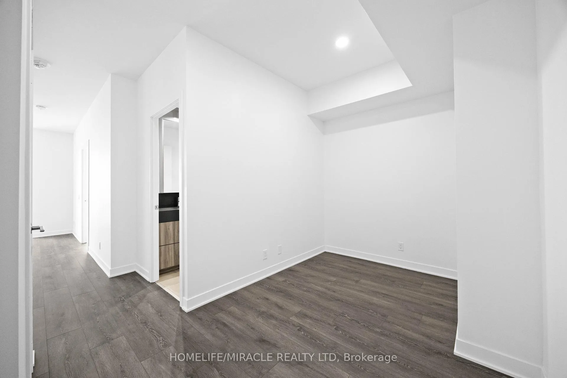 Photo 18 of Unit 1013, 6 Flavelle Trail, Vaughan, Steeles West Industrial — HOMEH