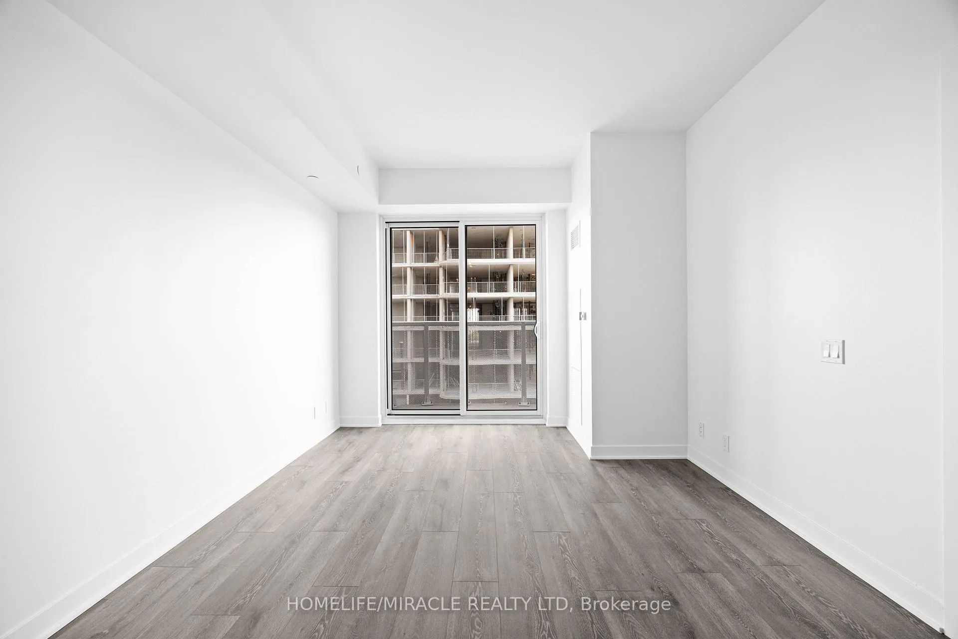 Photo 24 of Unit 1013, 6 Flavelle Trail, Vaughan, Steeles West Industrial — HOMEH