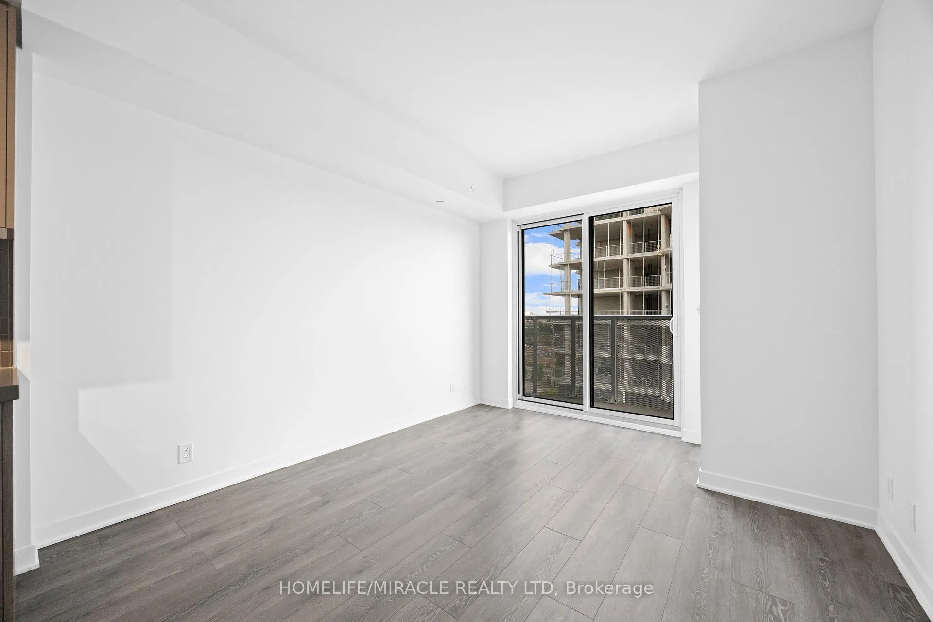 Photo 25 of Unit 1013, 6 Flavelle Trail, Vaughan, Steeles West Industrial — HOMEH